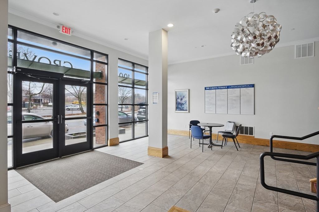100 Grove St # 407
