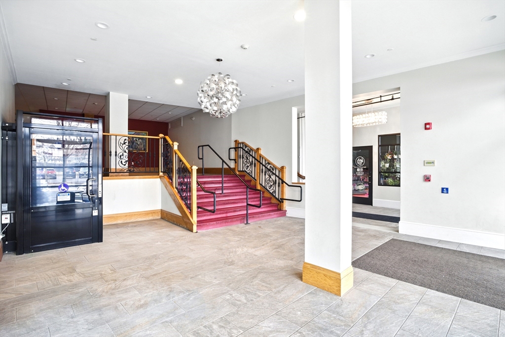 100 Grove St # 407