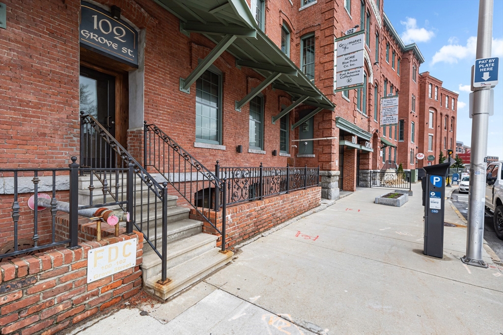100 Grove St # 407