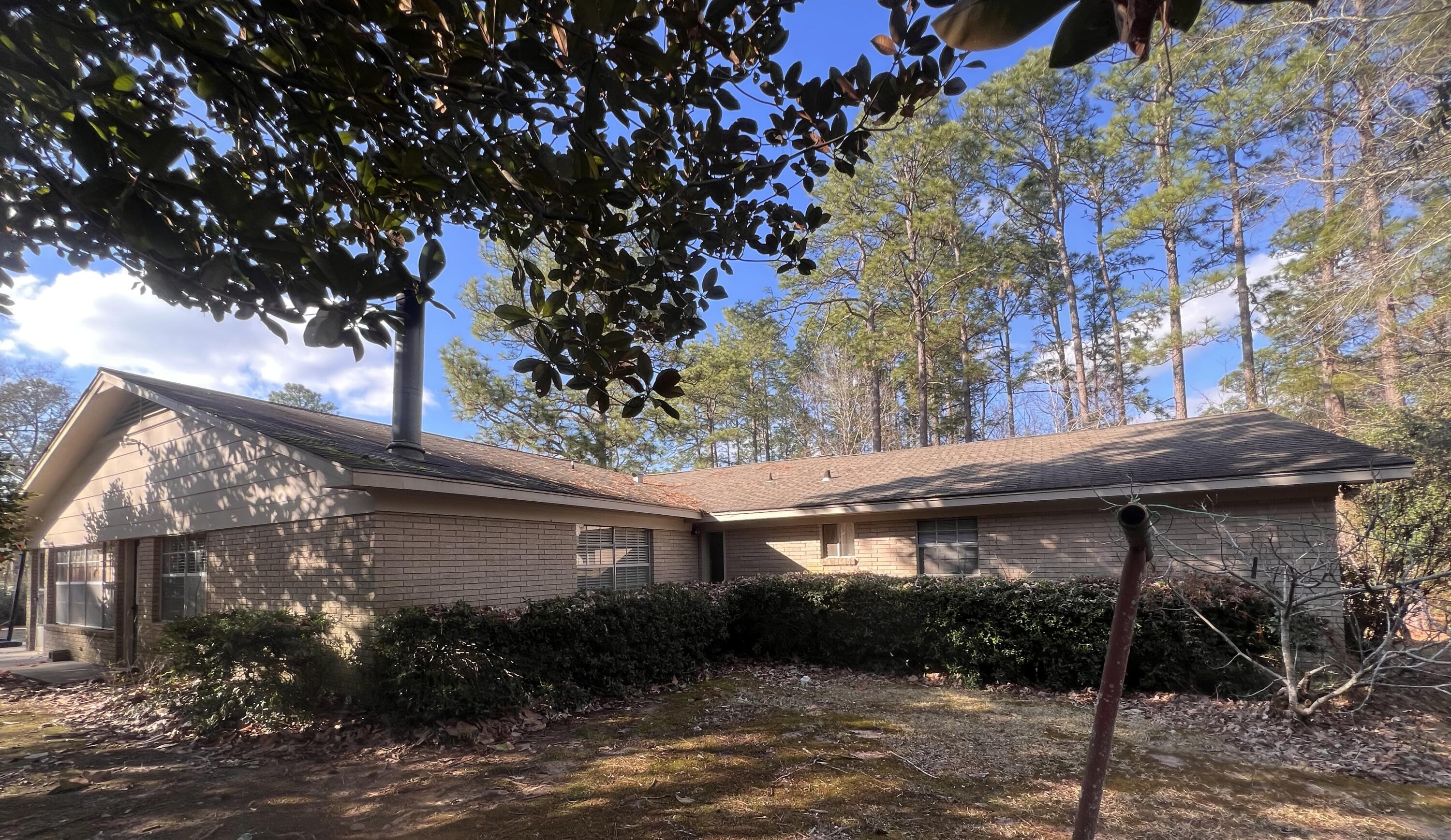 400 Maple Dr.