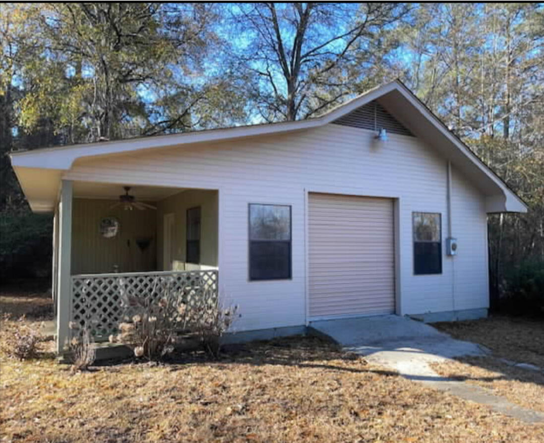 400 Maple Dr.