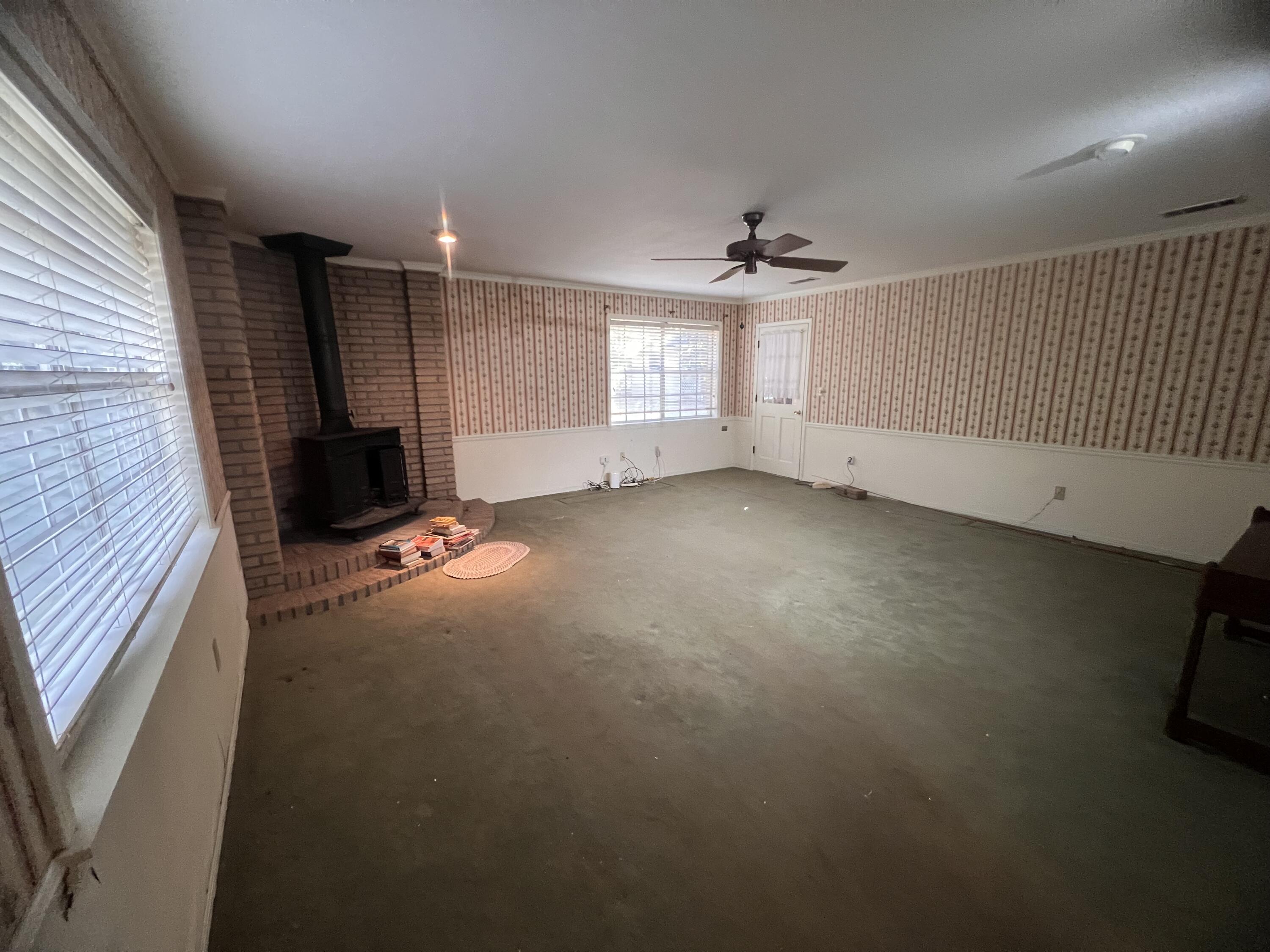 400 Maple Dr.