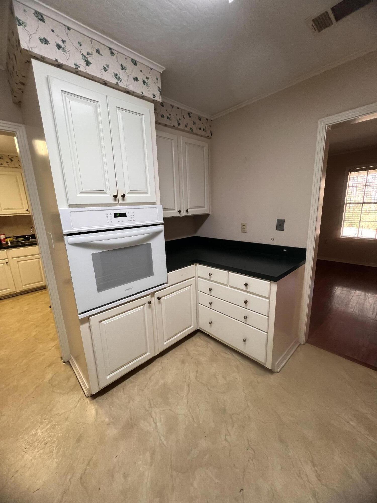400 Maple Dr.