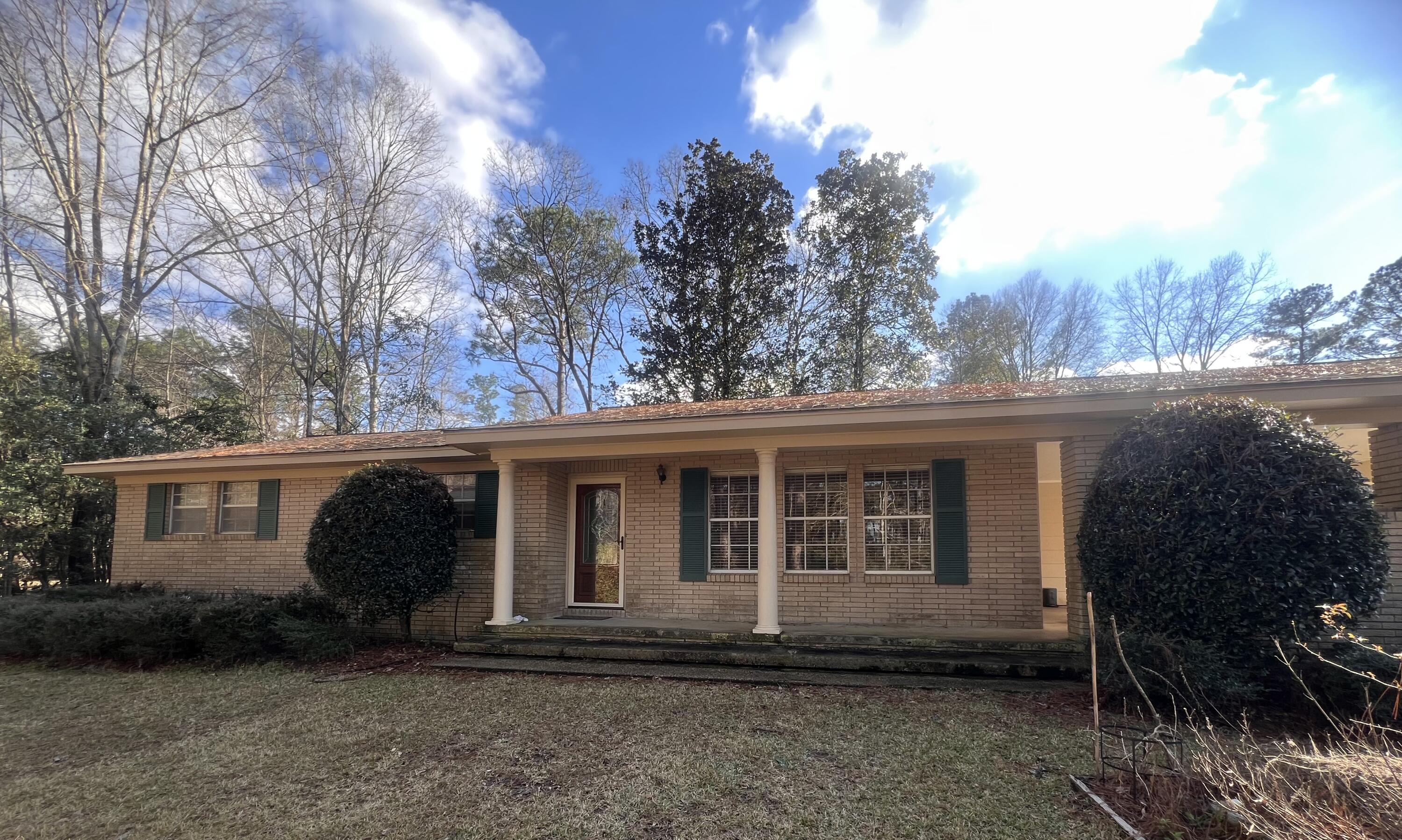 400 Maple Dr.