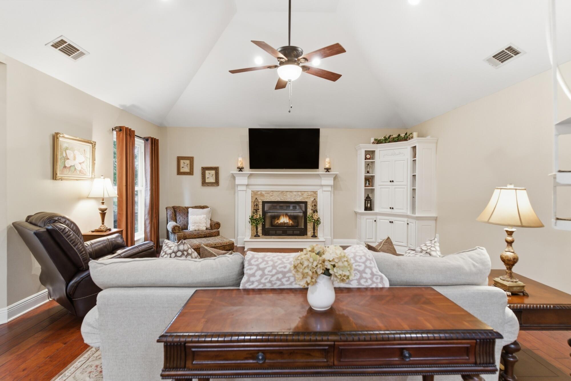 8 Chestnut Point