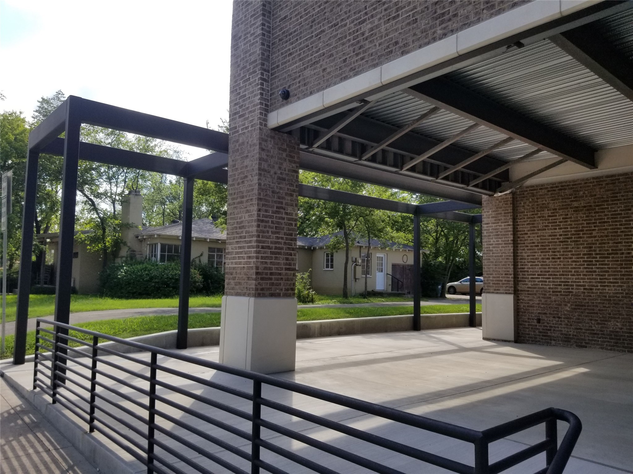 409 N Oak Unit: 100