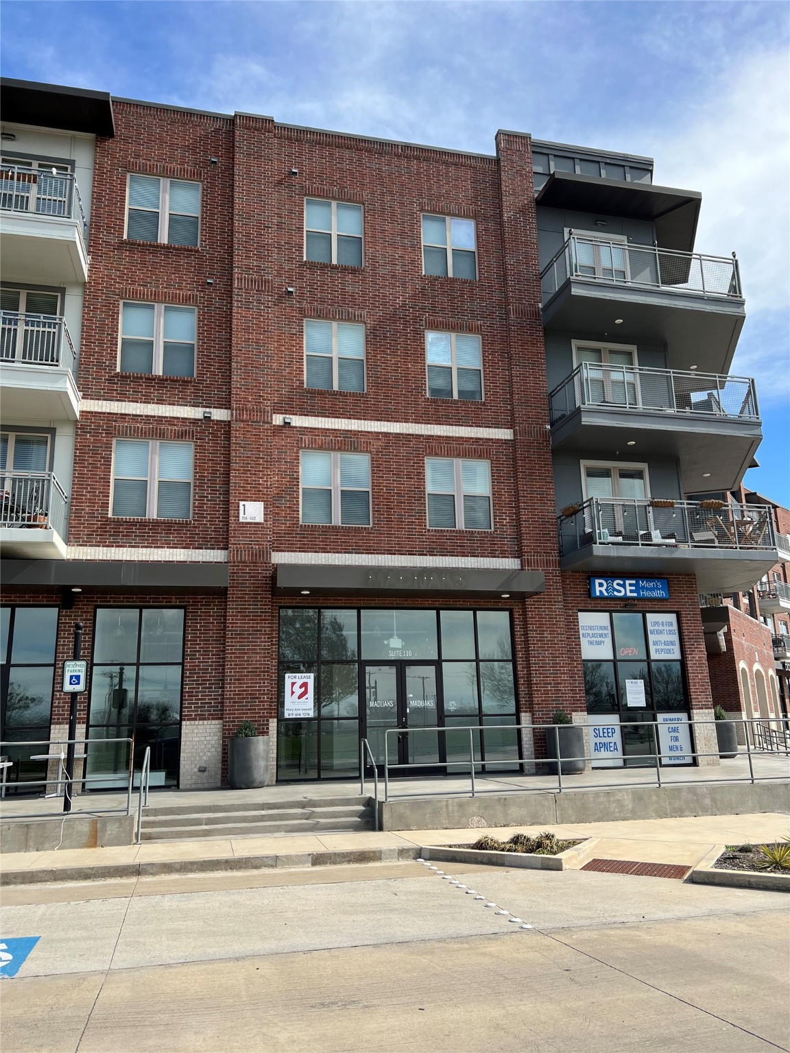 400 S Oak Street Unit: 110