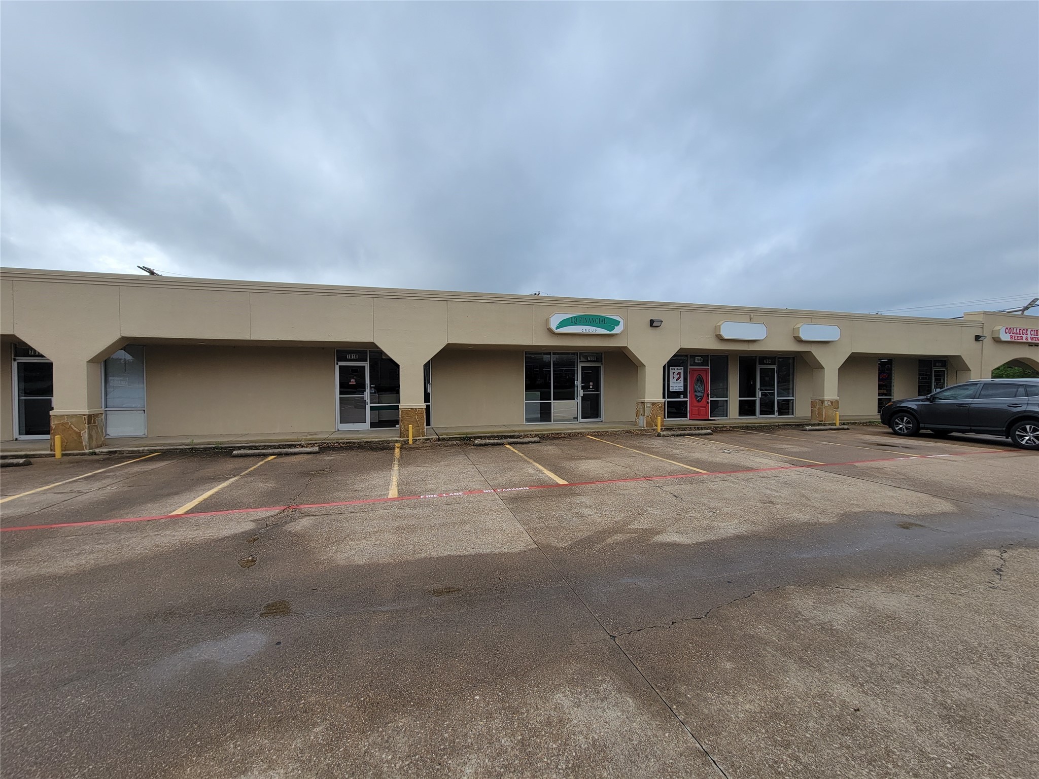 7806 N College Circle