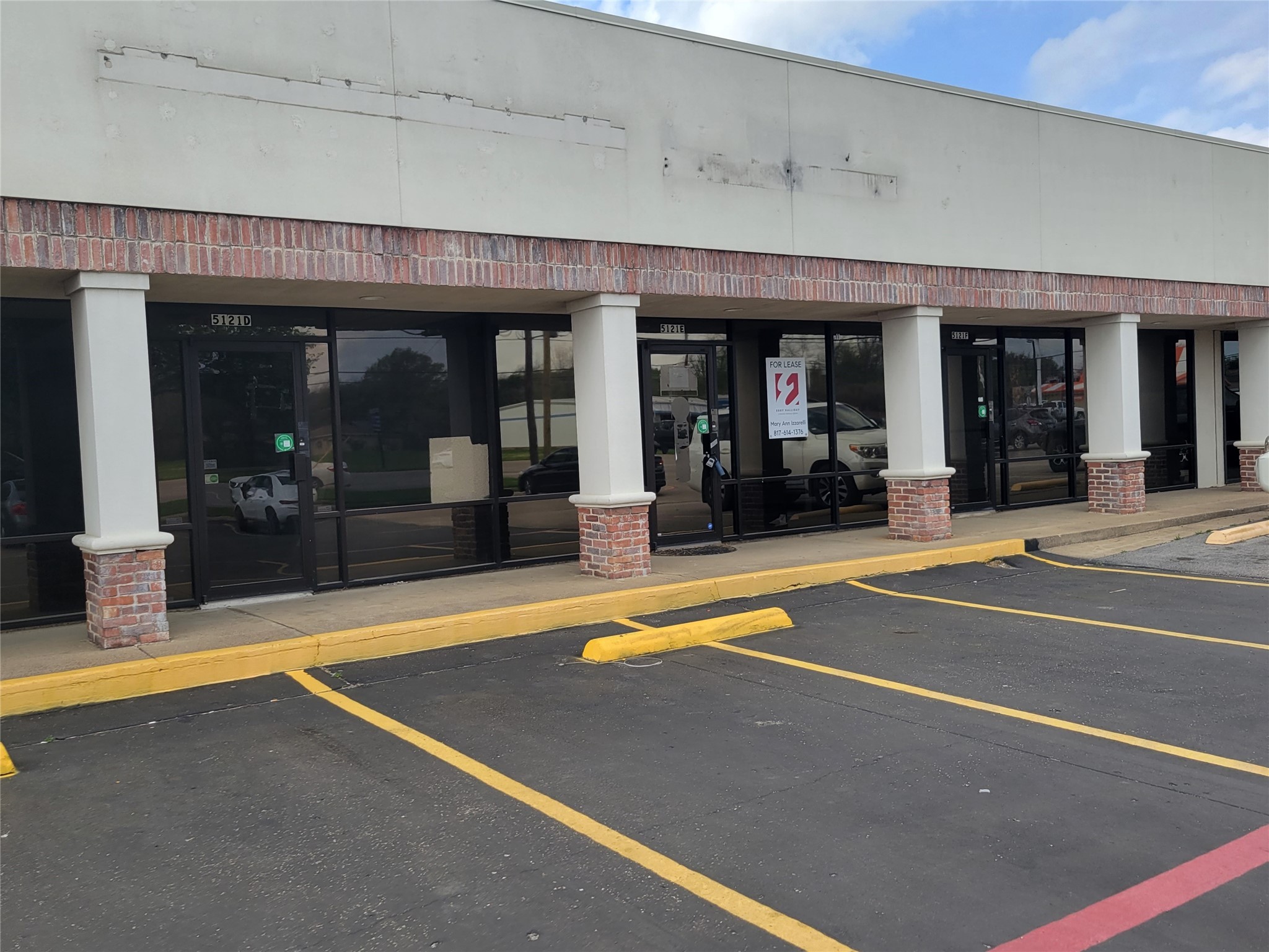 7812 N College Circle