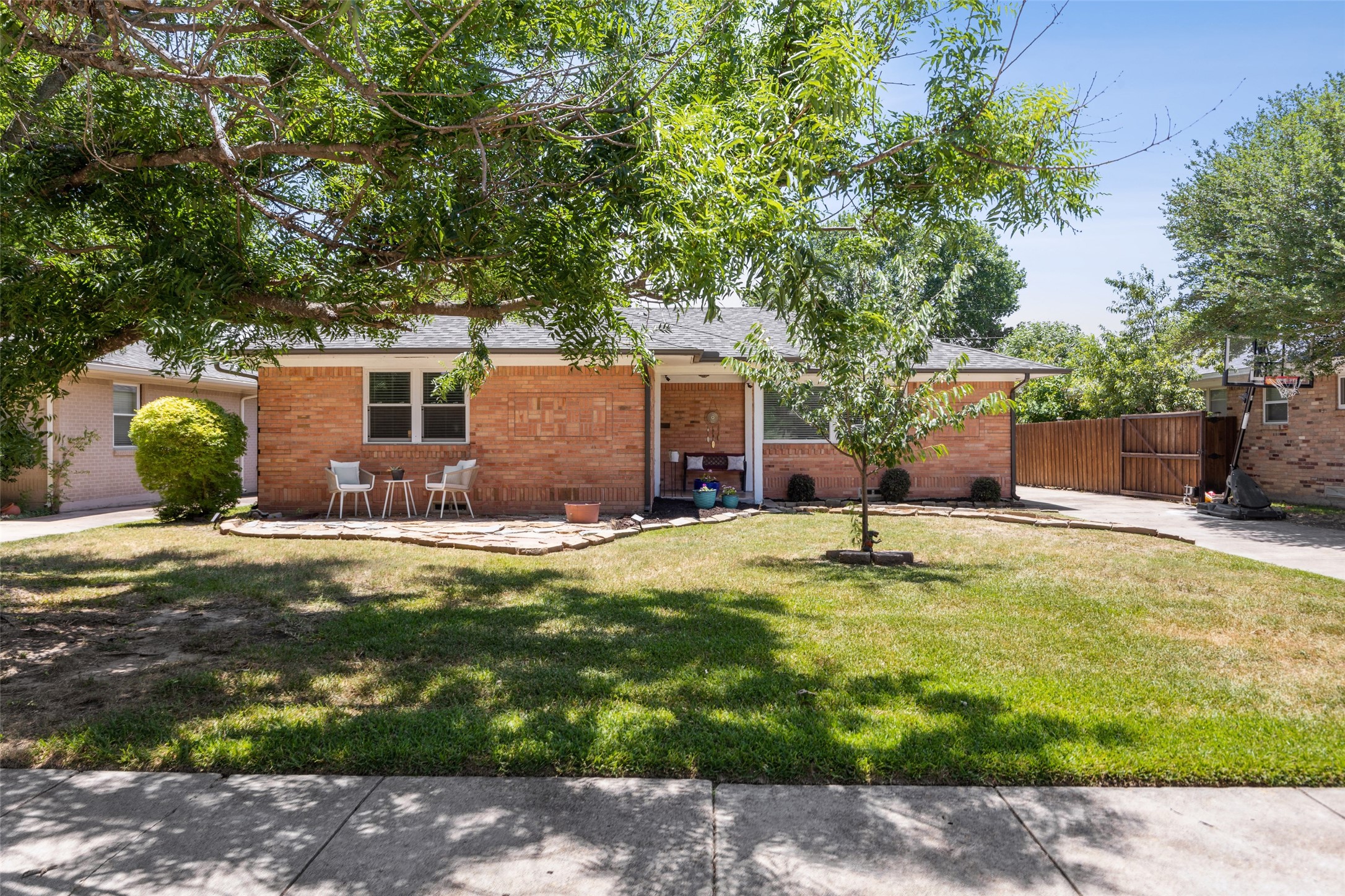 10140 Shadyview Drive