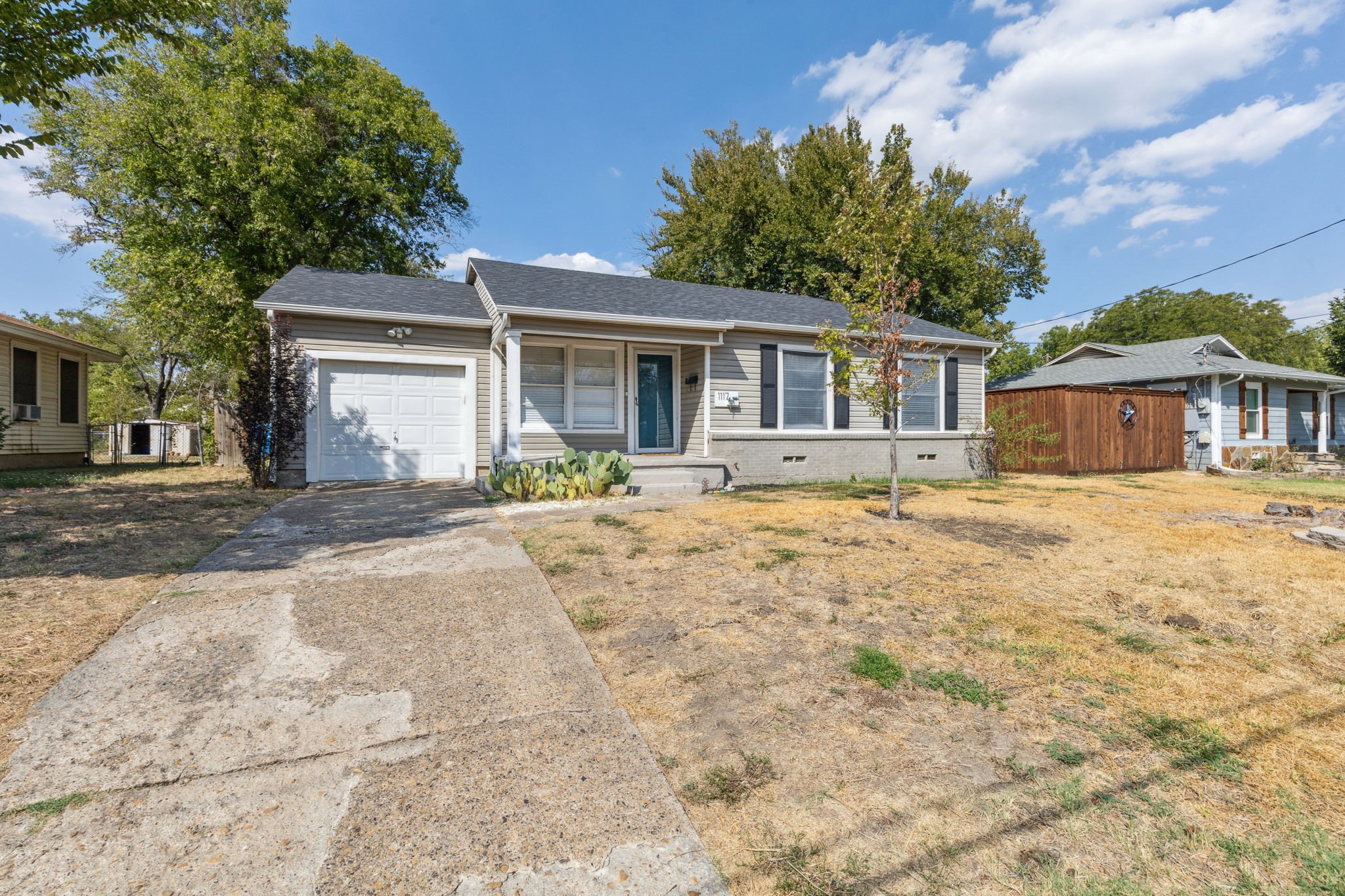 1117 E Russell Avenue