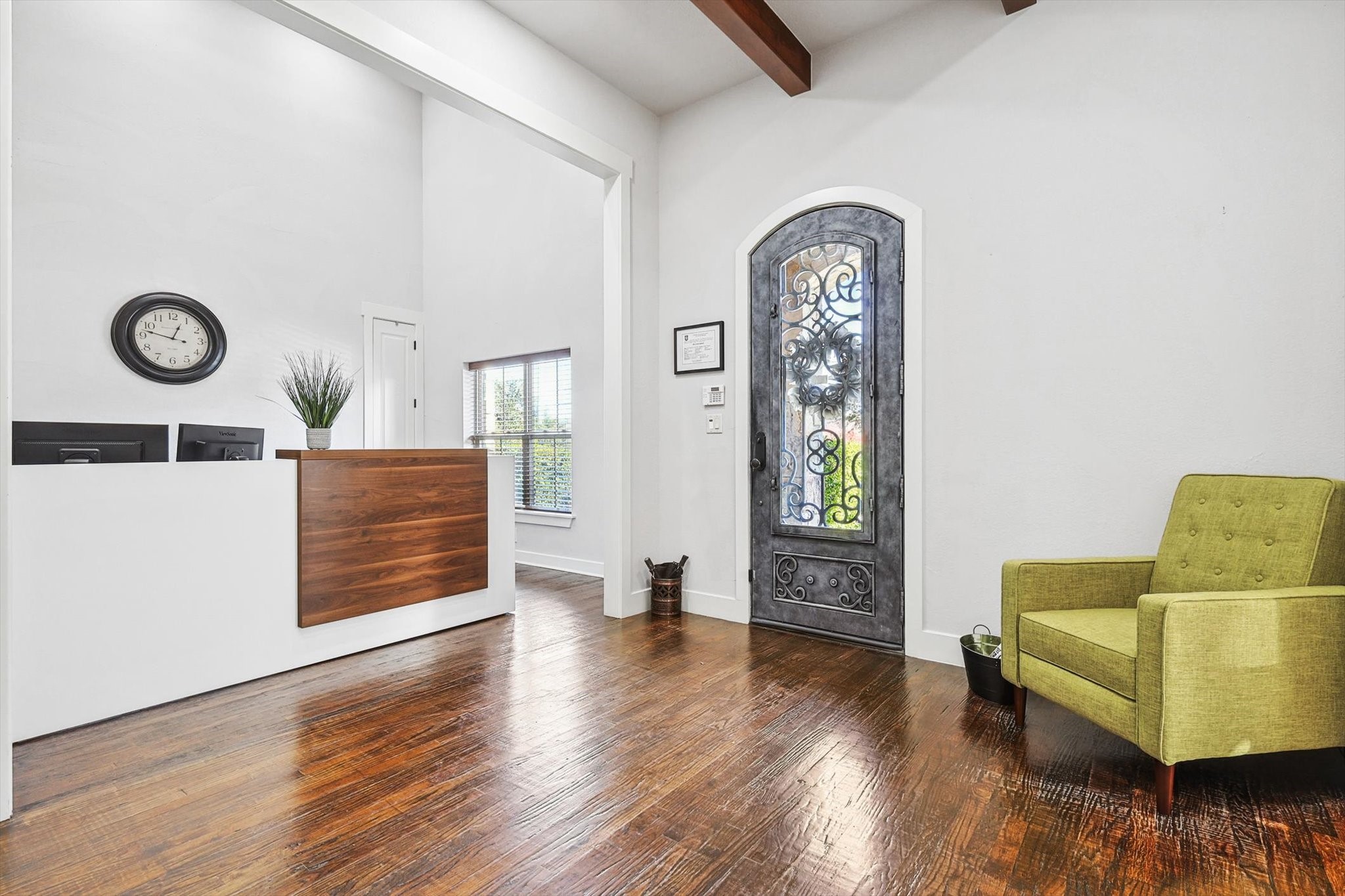 620 N Carroll Avenue Unit: 100