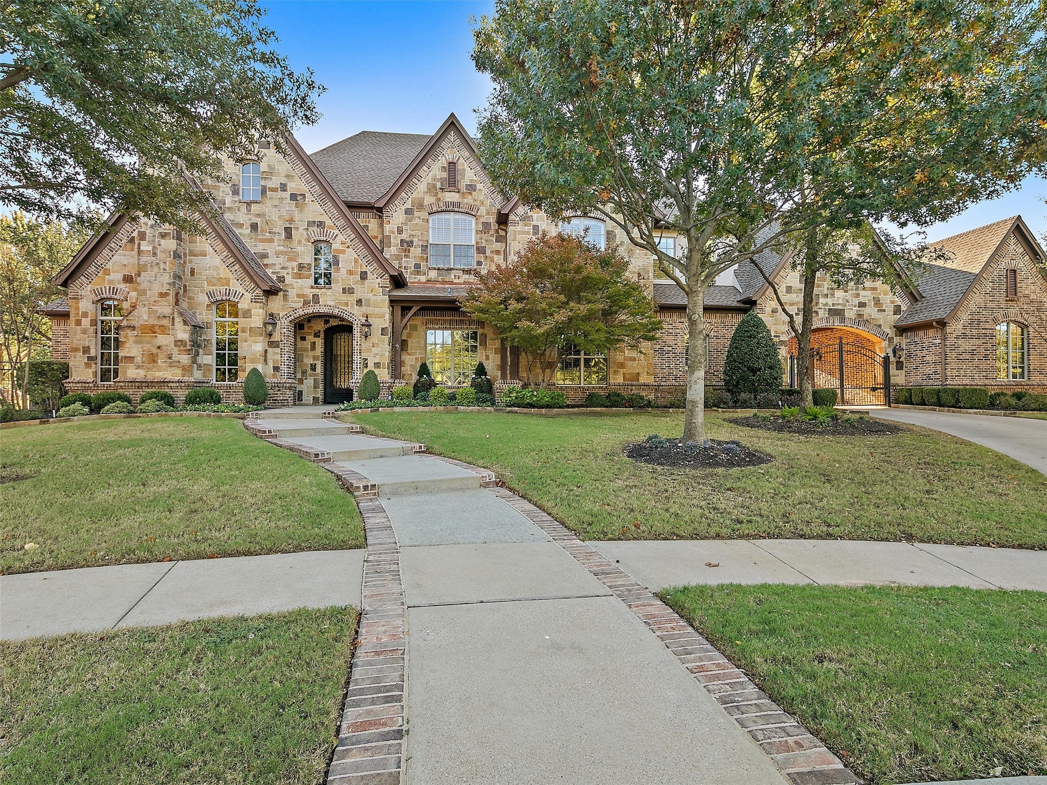 2100 Durango Court