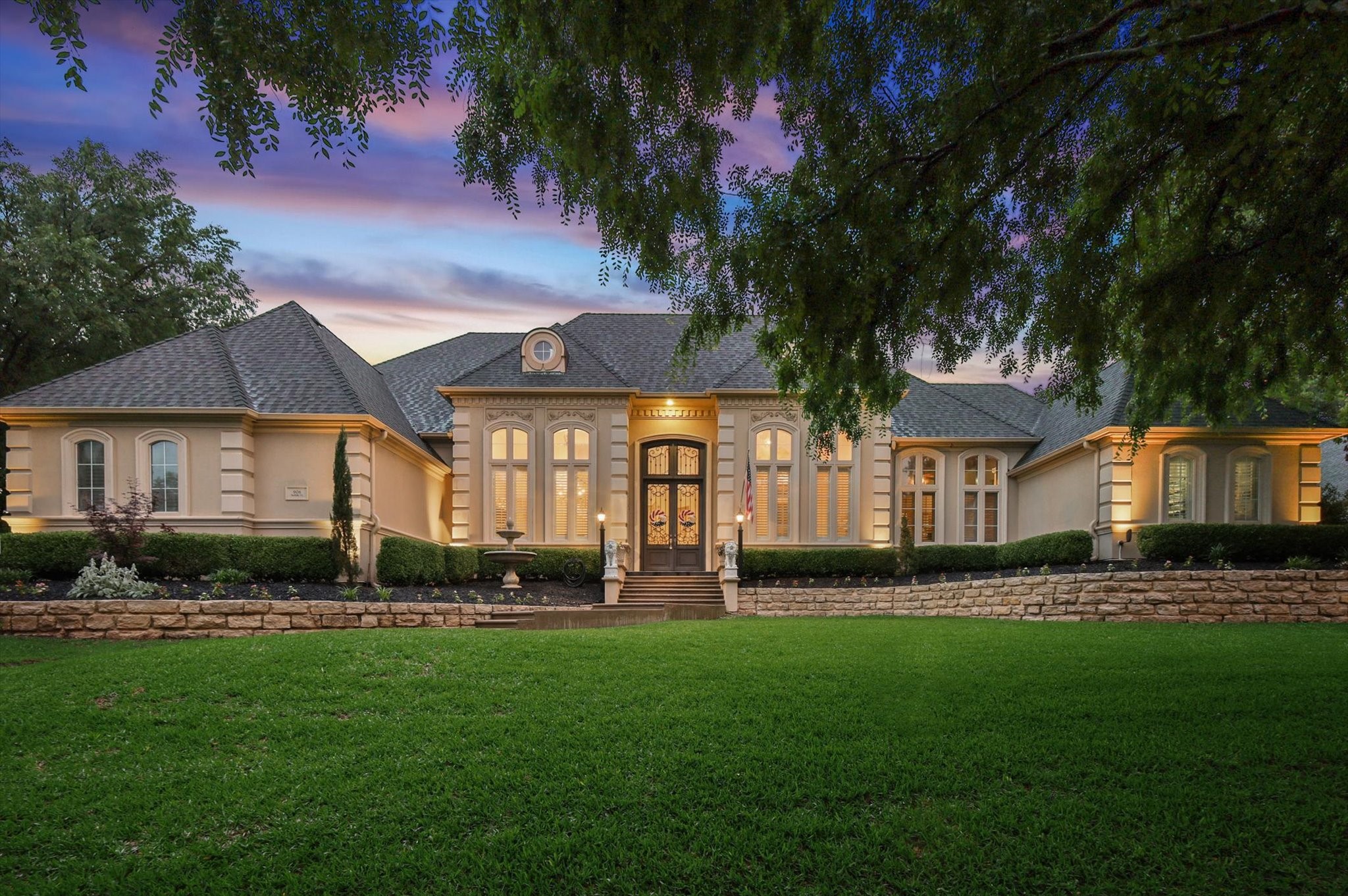 906 Suffolk Court