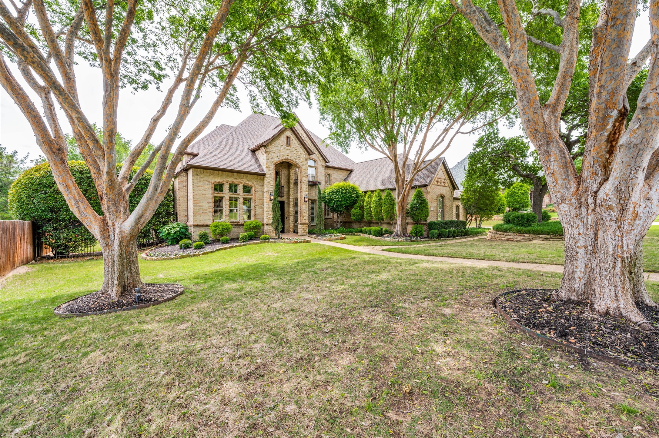 2324 Bridgewood Drive