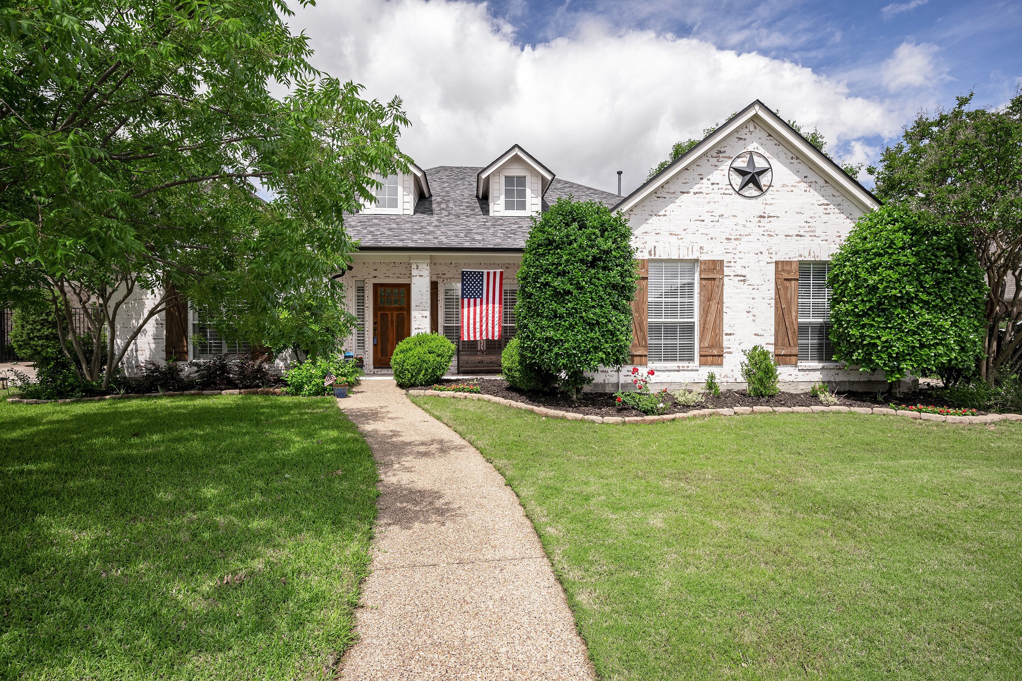 8629 Saddle Ridge Trail