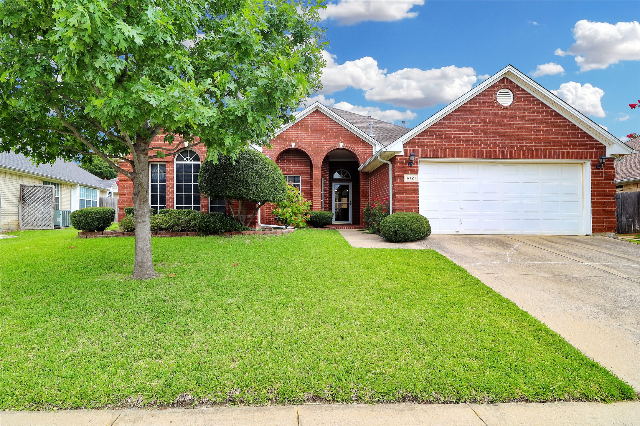 6121 Cliffbrook Drive