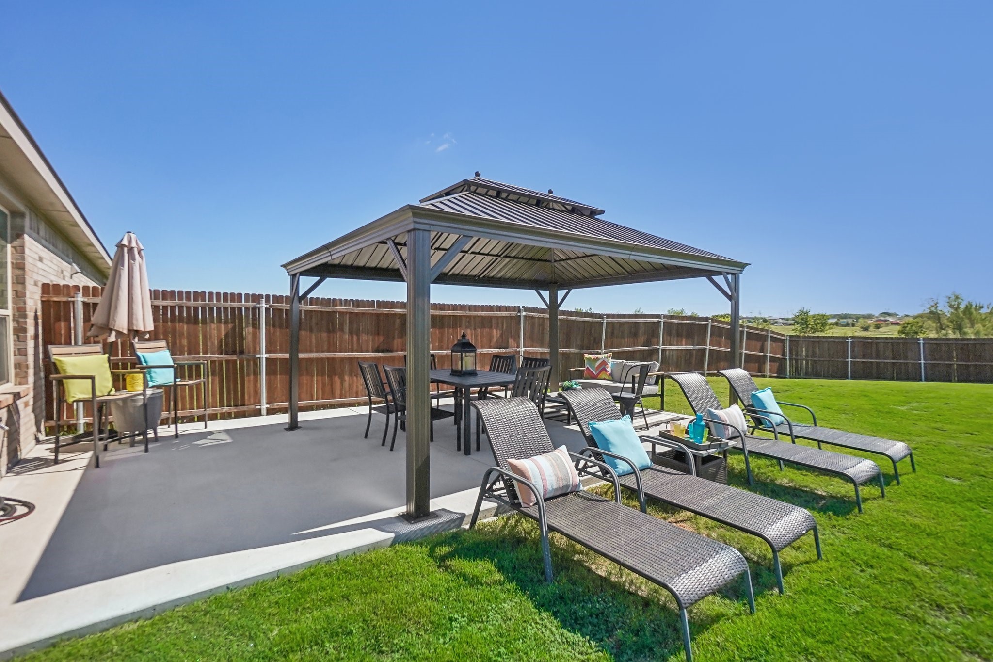 10901 Rockchapel Drive