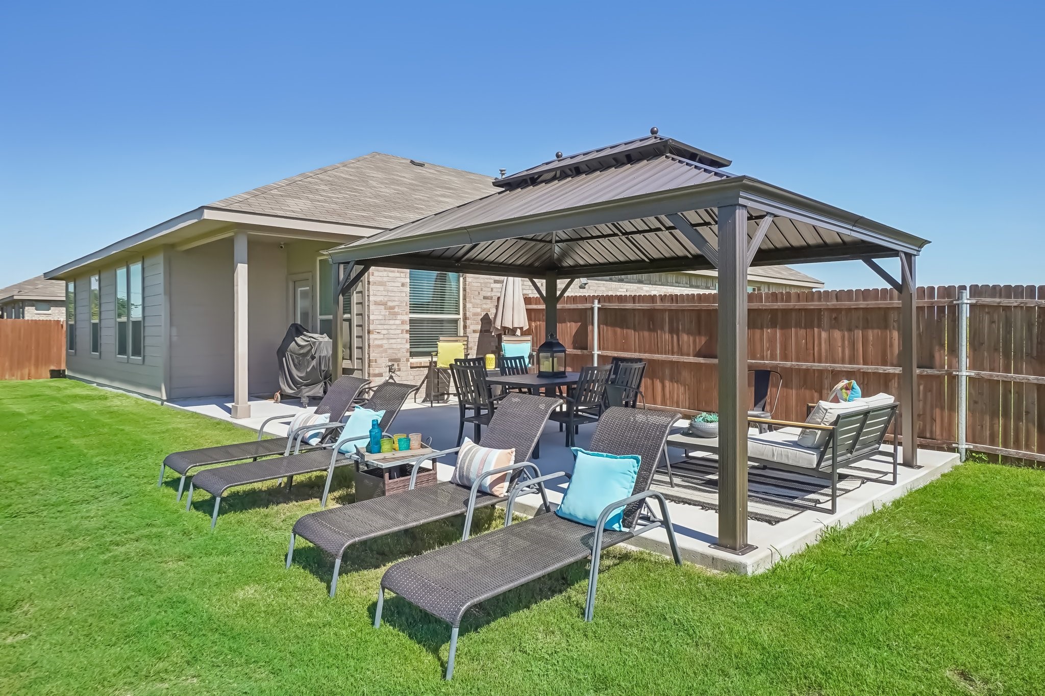 10901 Rockchapel Drive