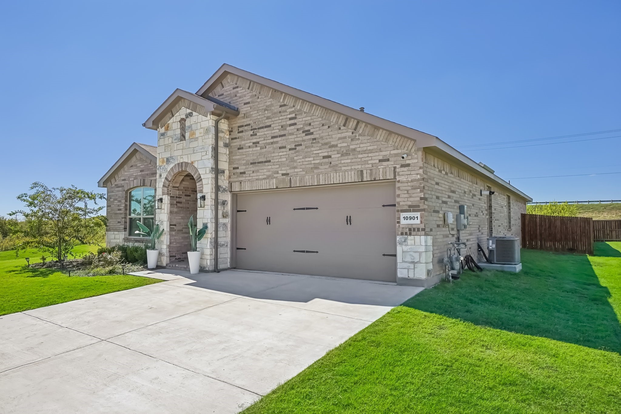 10901 Rockchapel Drive