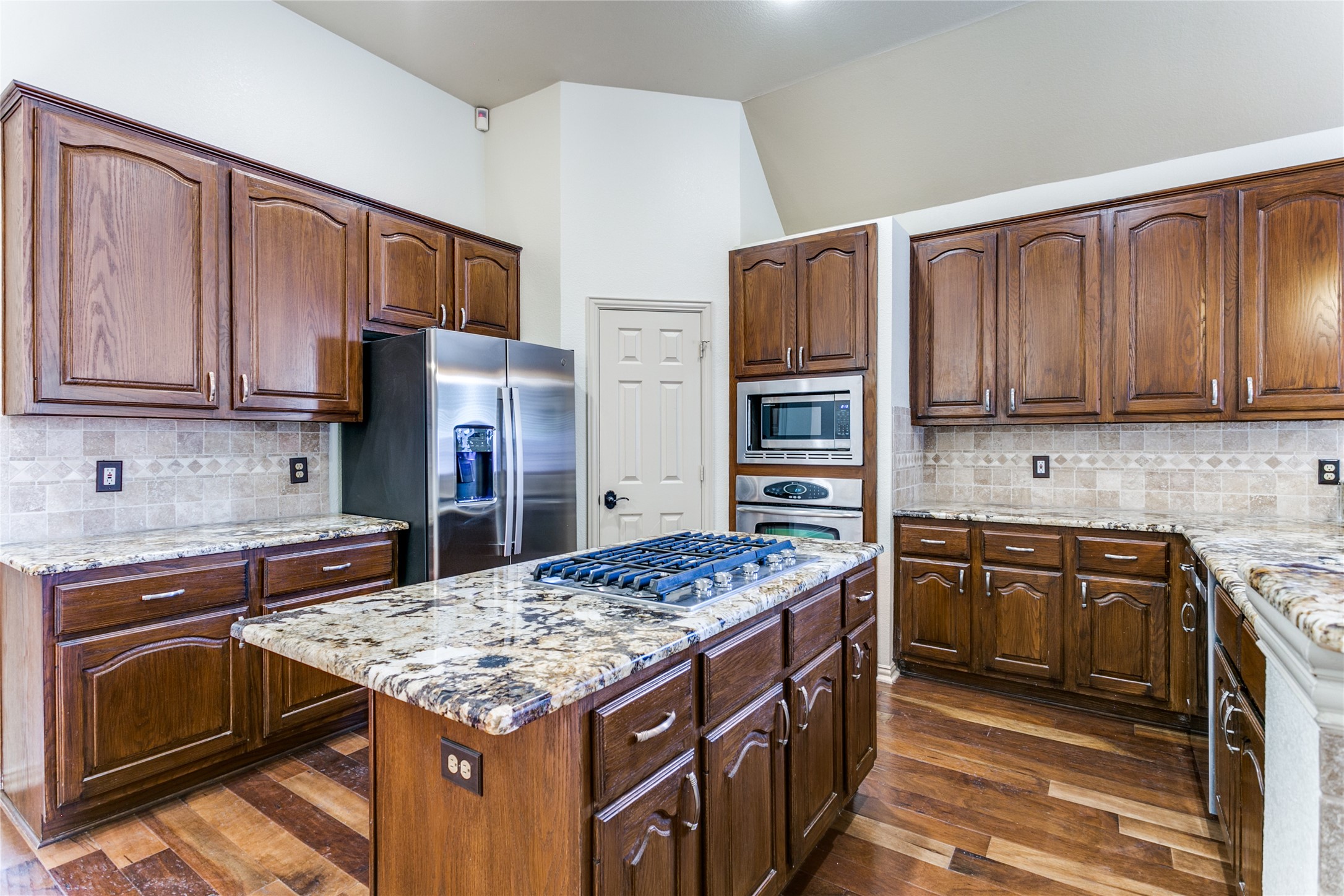 2726 Hidden Lake Drive