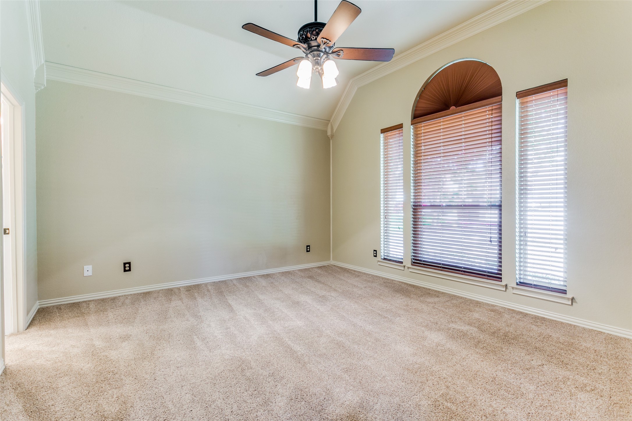 2726 Hidden Lake Drive