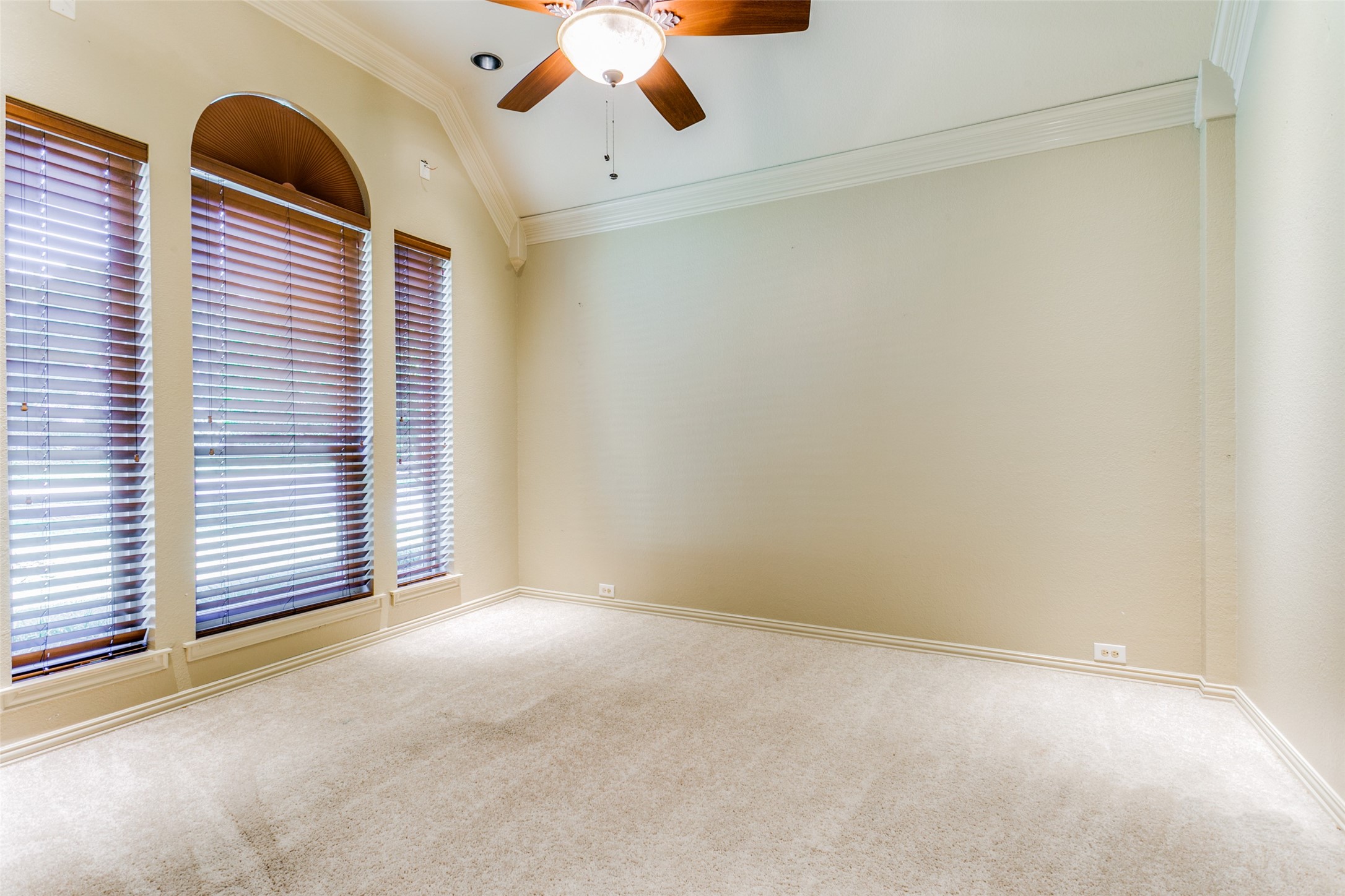 2726 Hidden Lake Drive