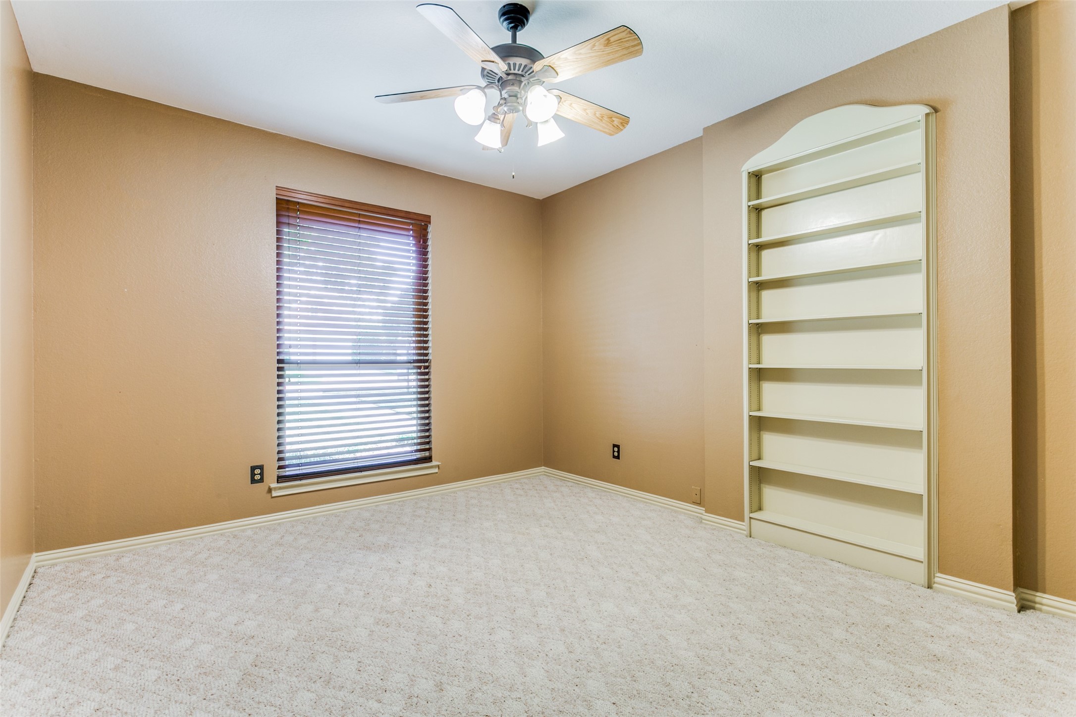 2726 Hidden Lake Drive