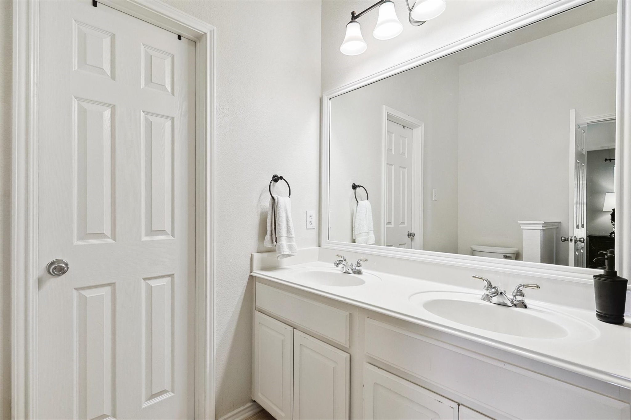 8116 Fleetwing Trail