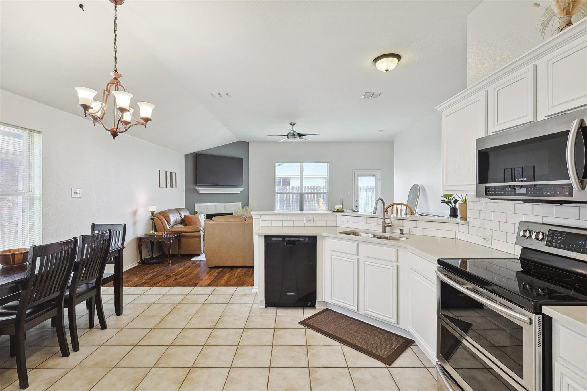 8116 Fleetwing Trail