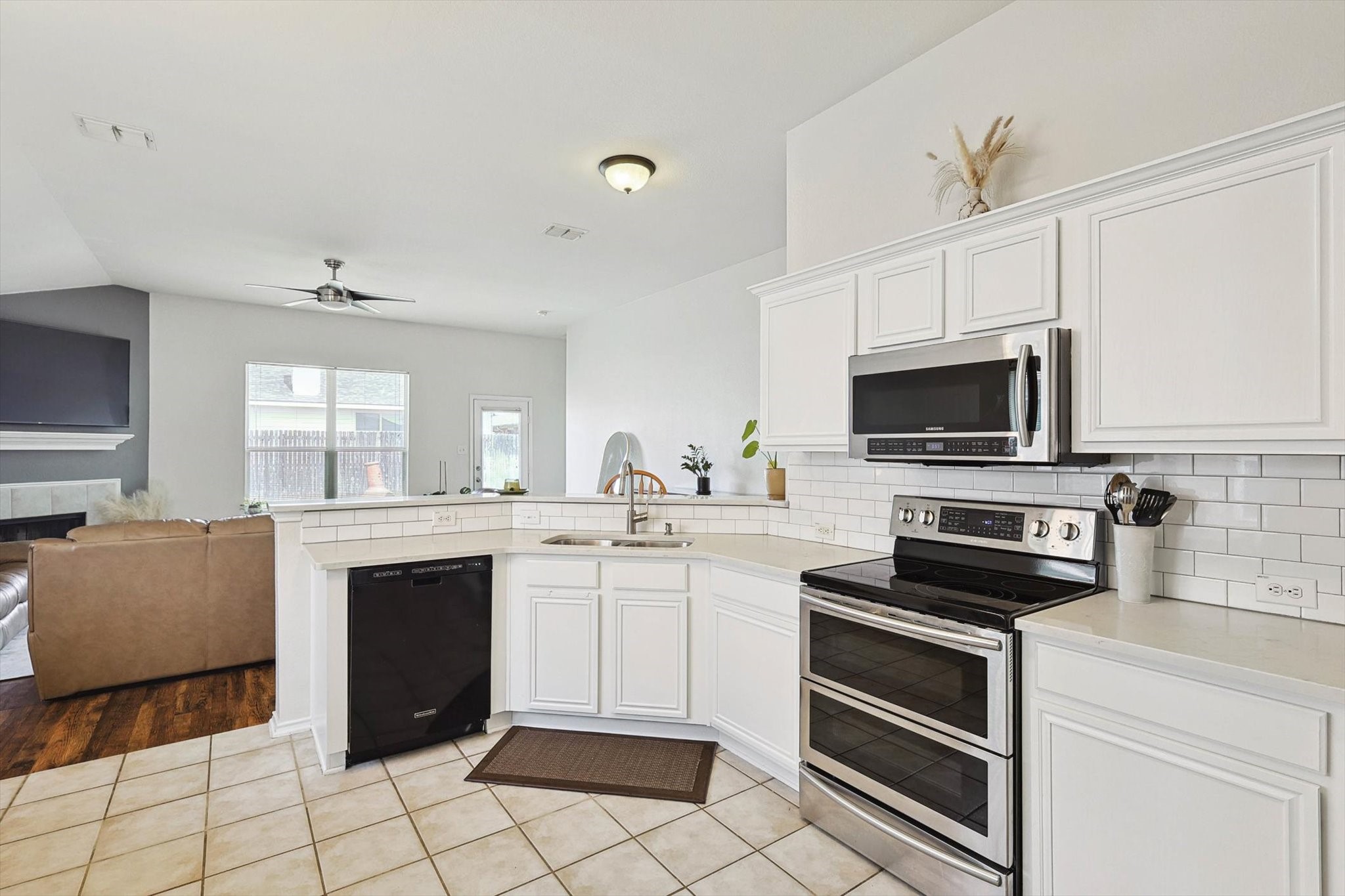 8116 Fleetwing Trail