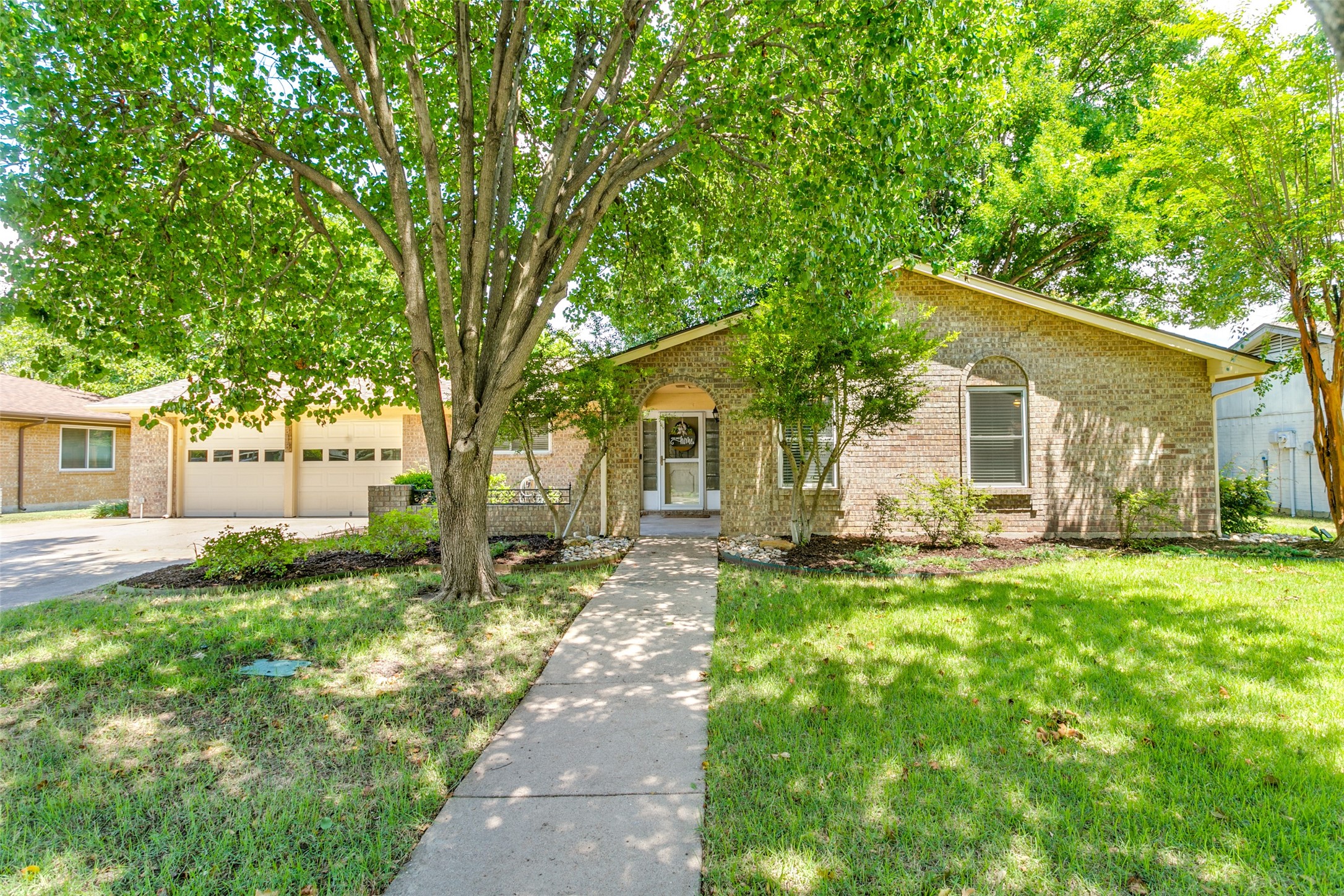 313 Sioux Street