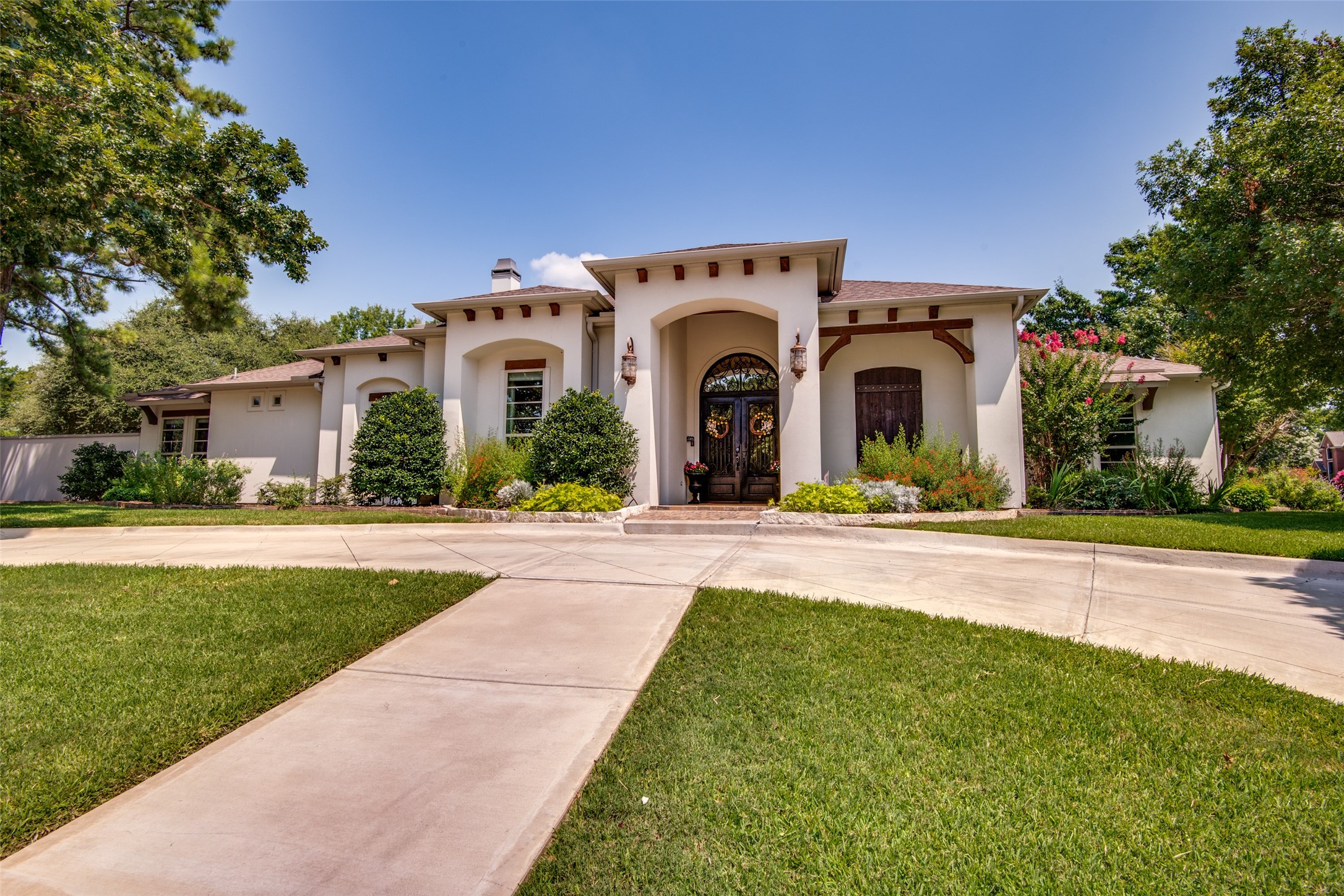 3700 Laurens Place