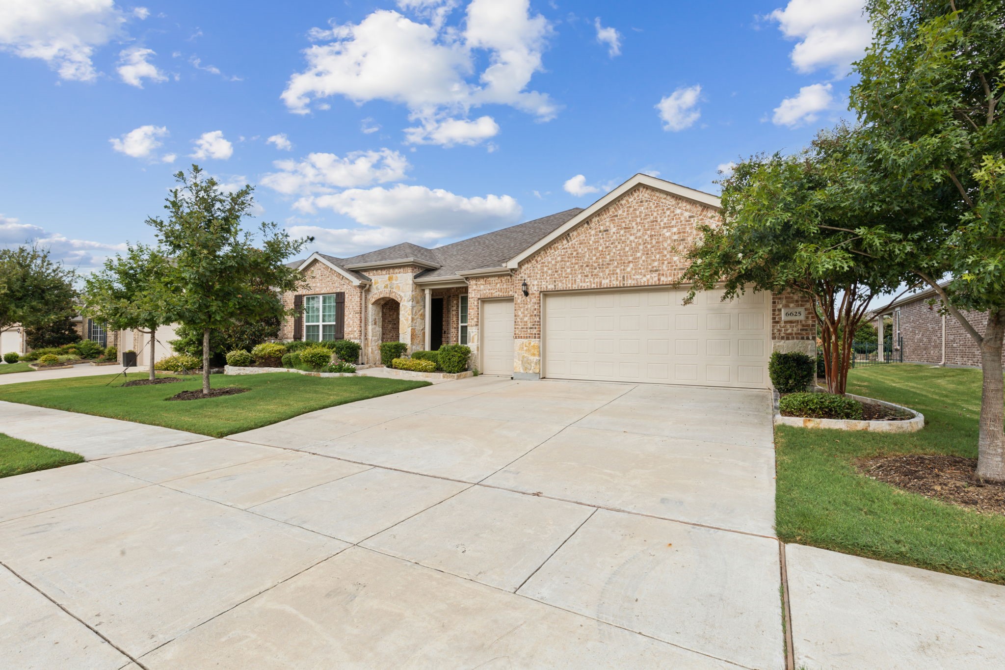 6625 Catalina Lane