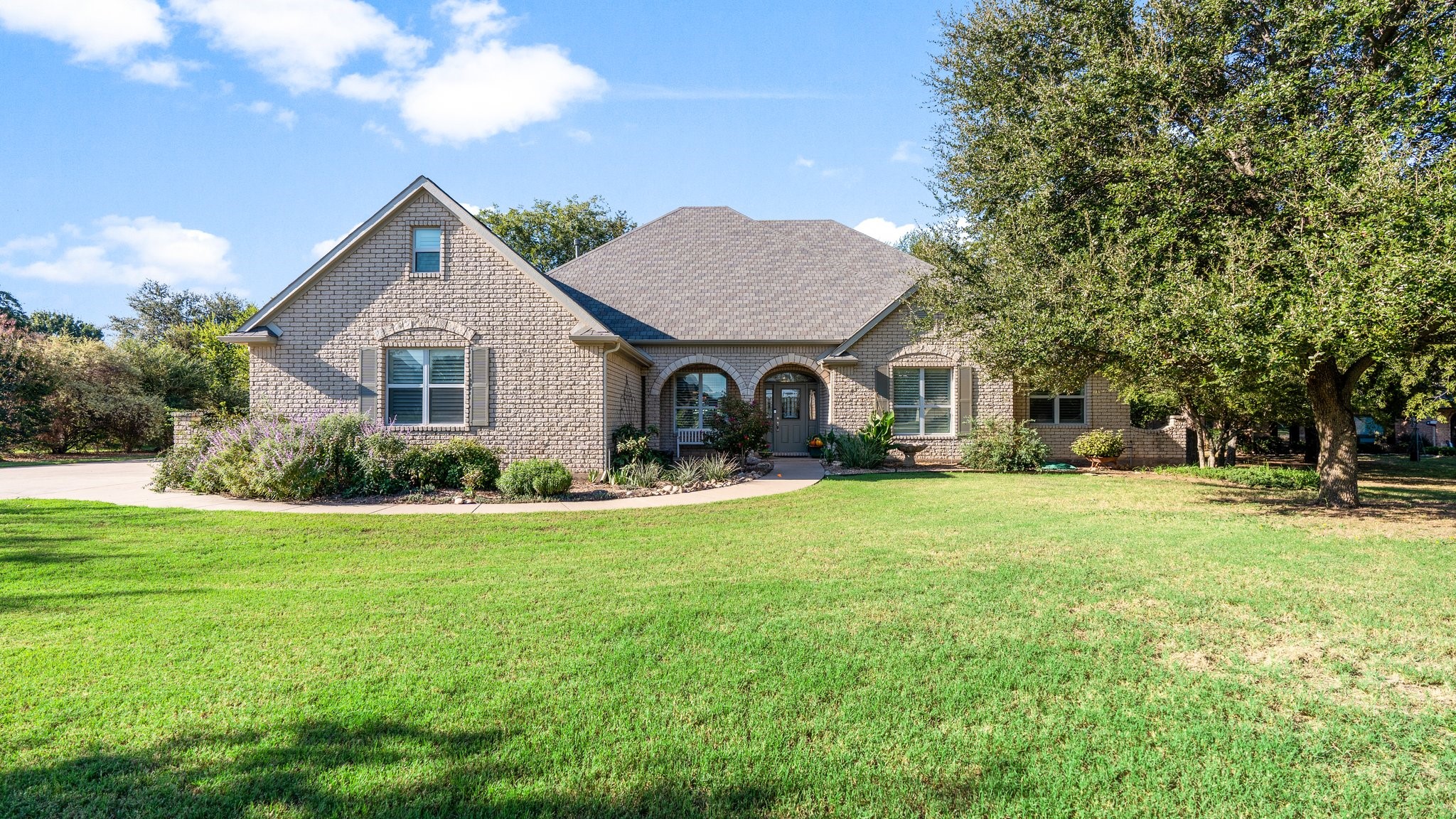 115 W Vista Trail