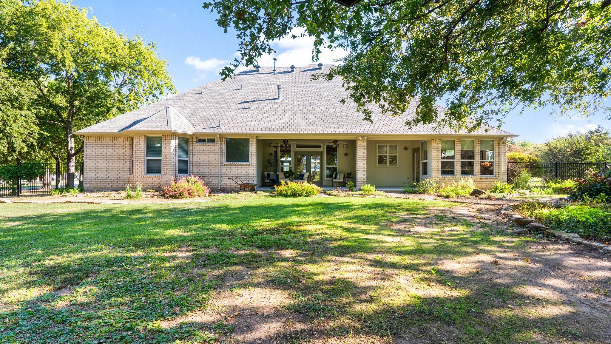 115 W Vista Trail