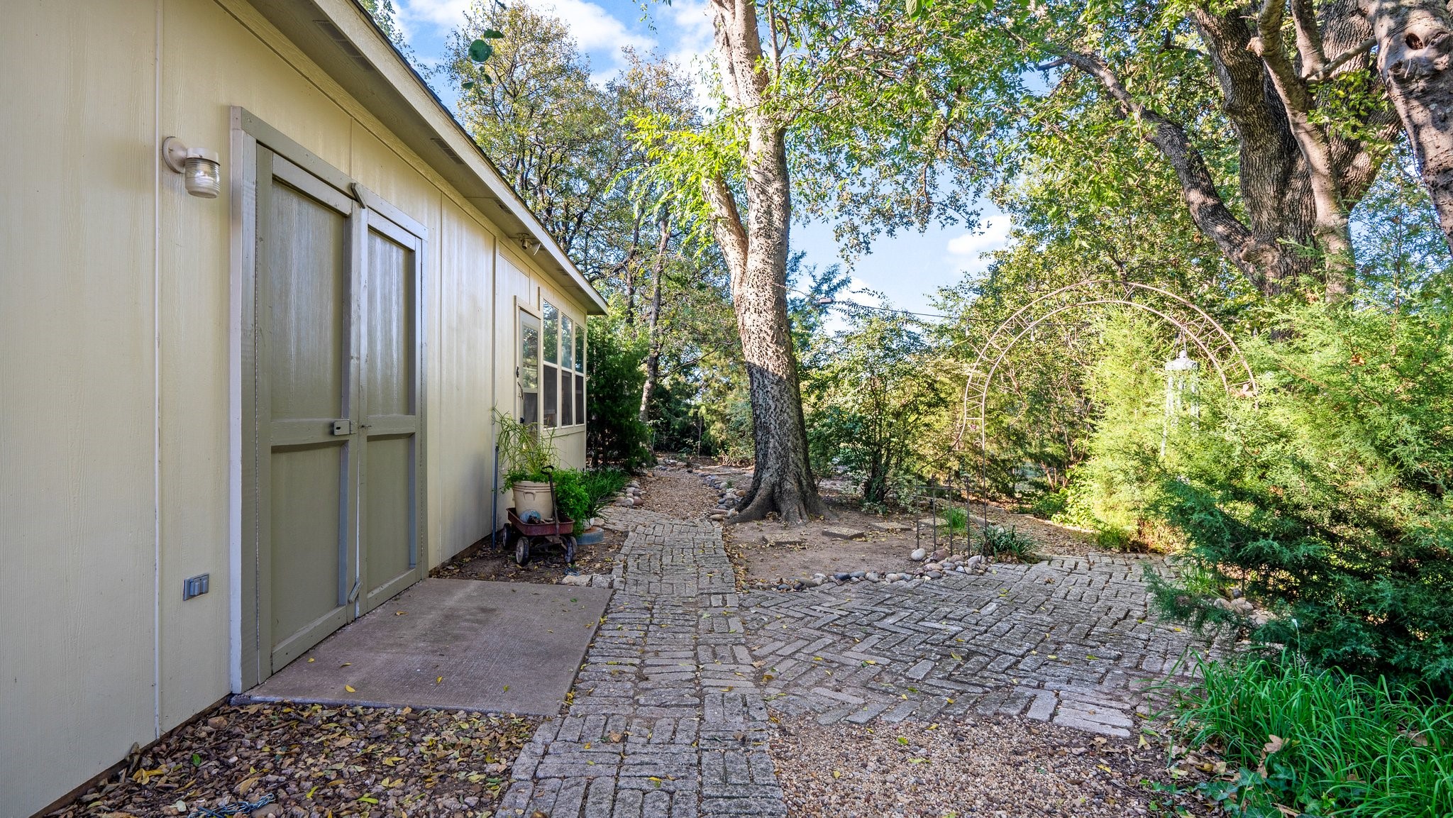 115 W Vista Trail