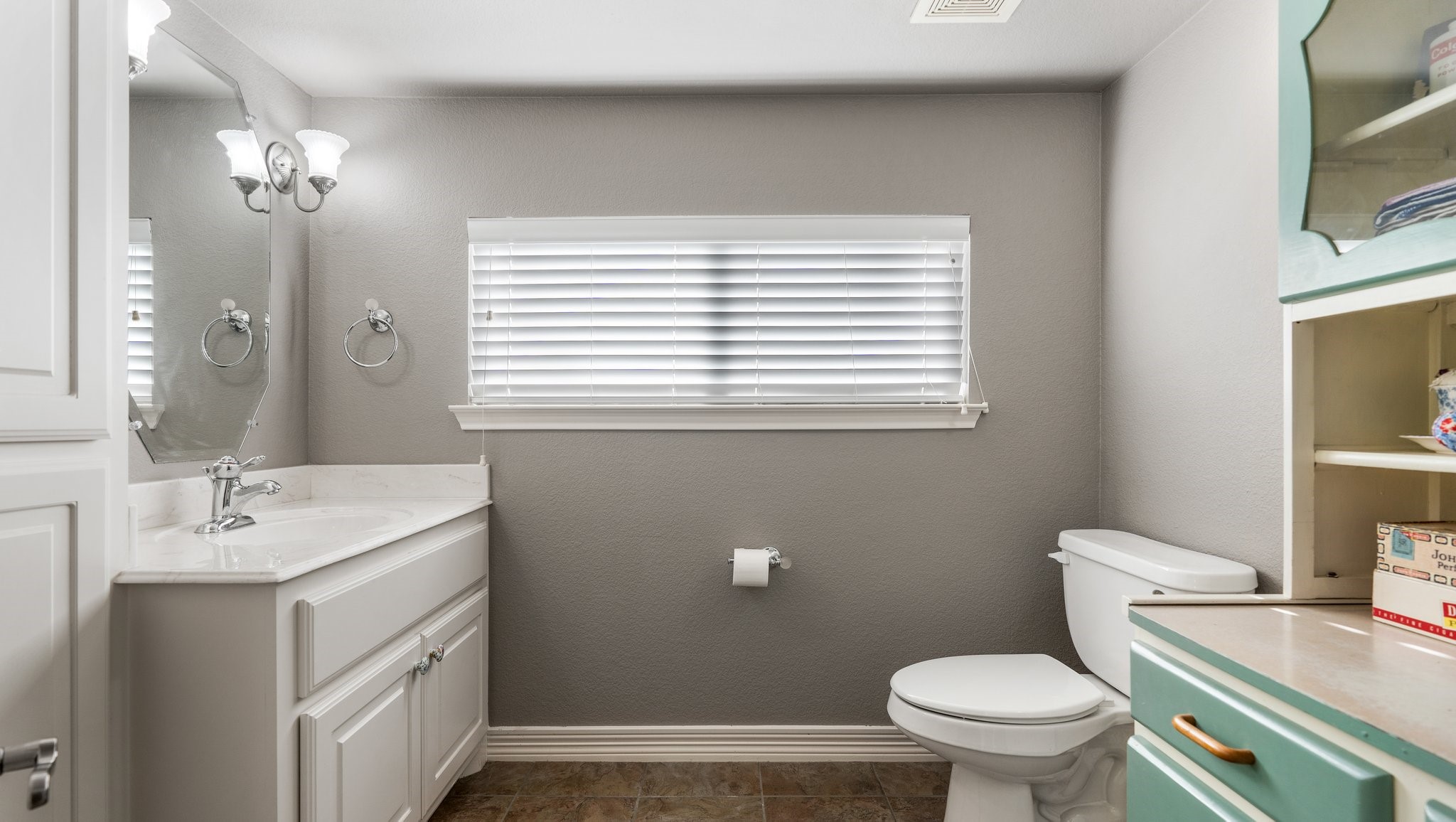 115 W Vista Trail