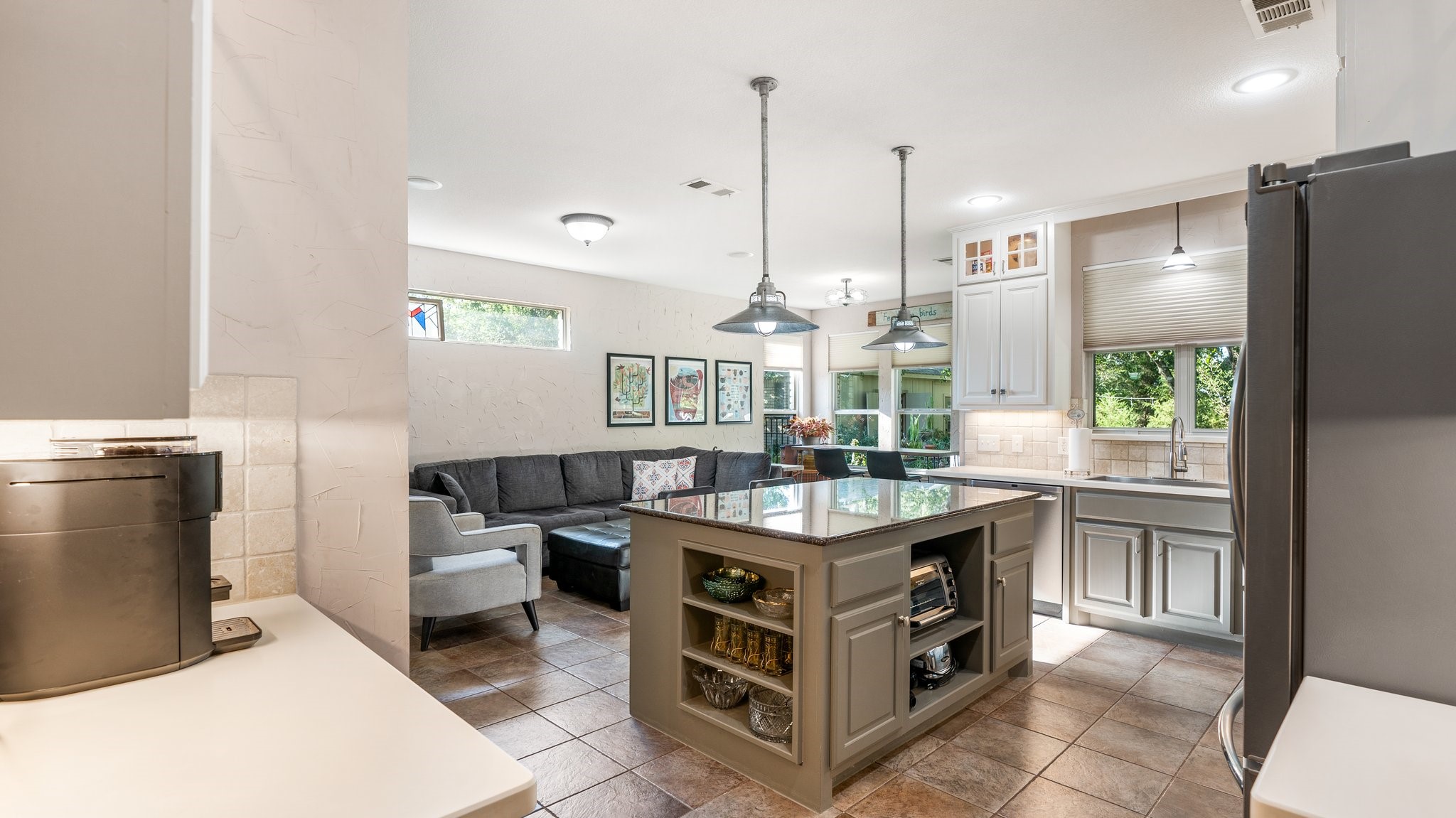 115 W Vista Trail