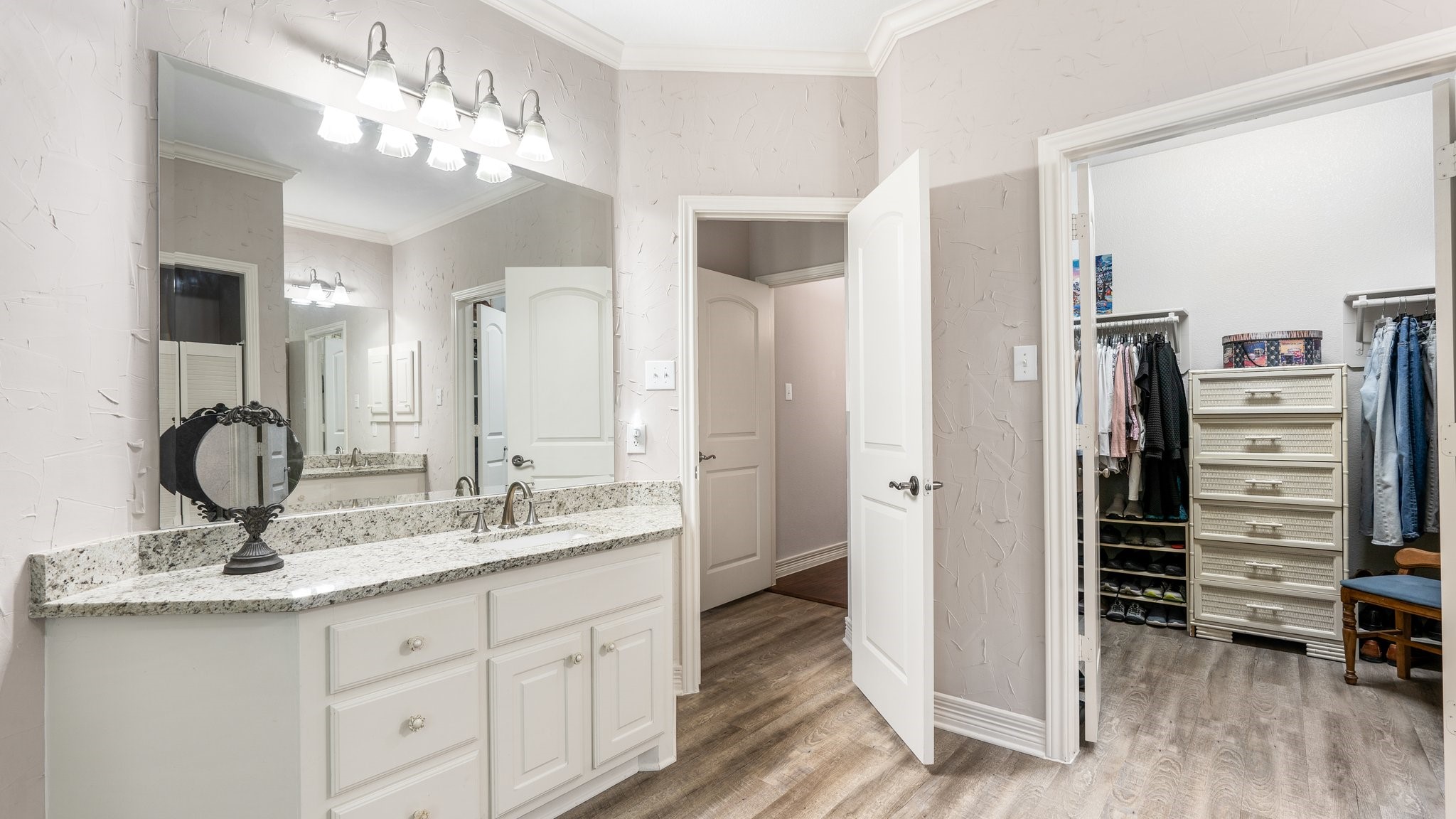115 W Vista Trail