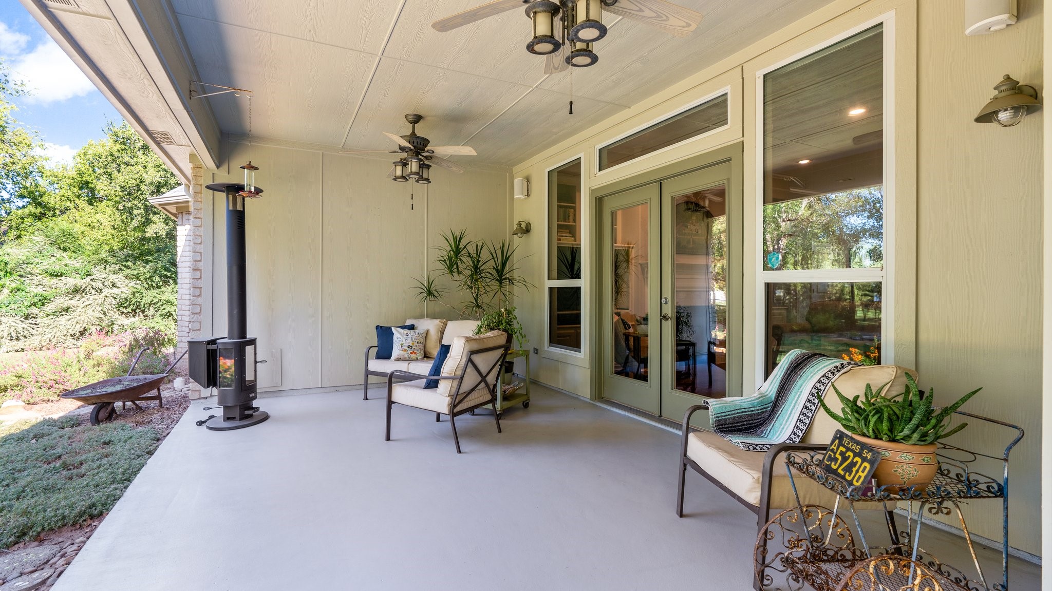 115 W Vista Trail