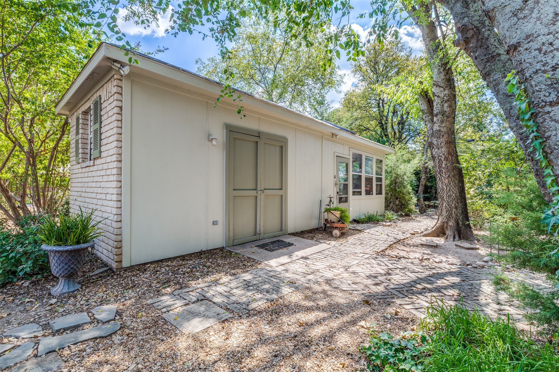 115 W Vista Trail