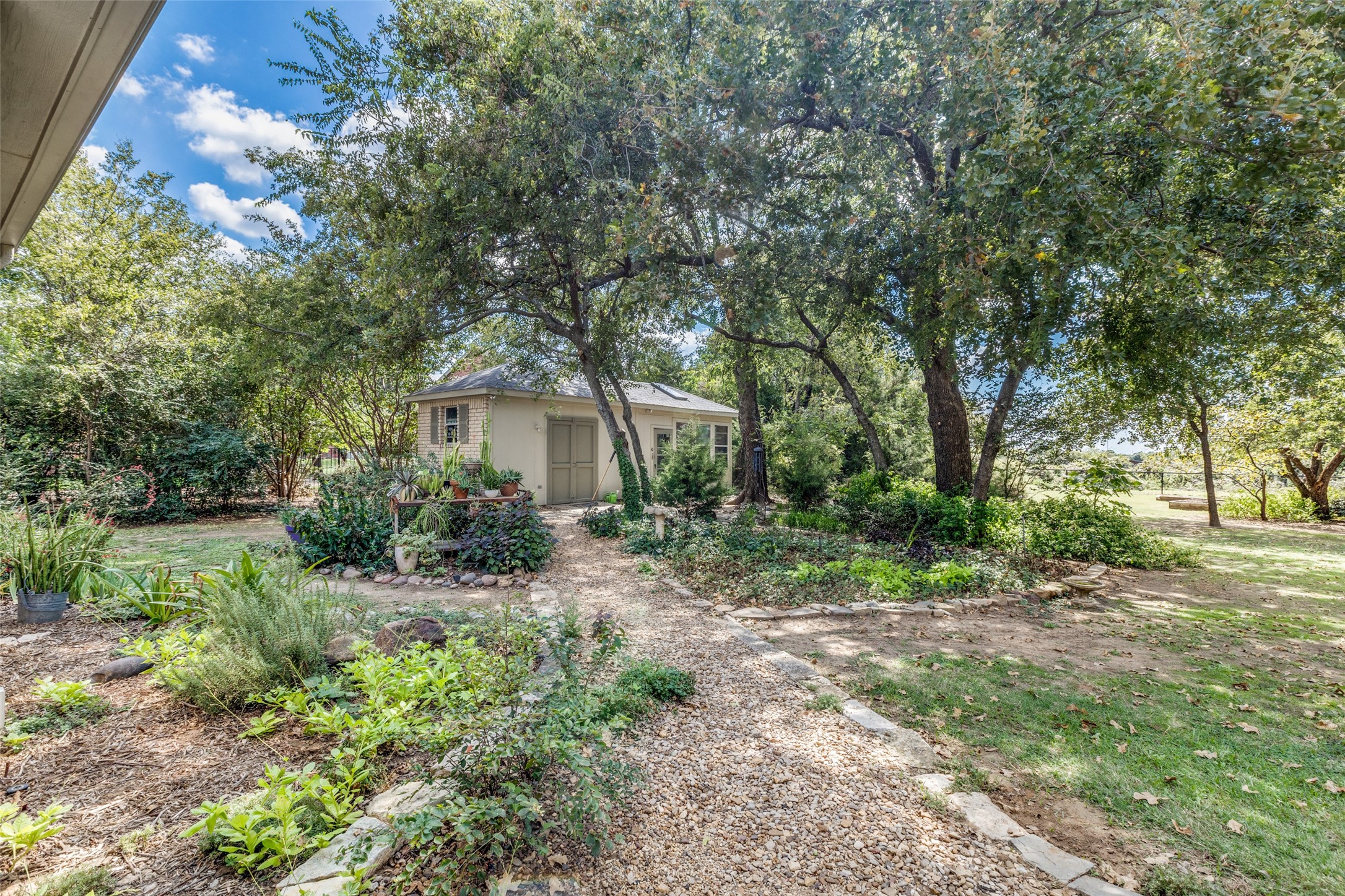 115 W Vista Trail