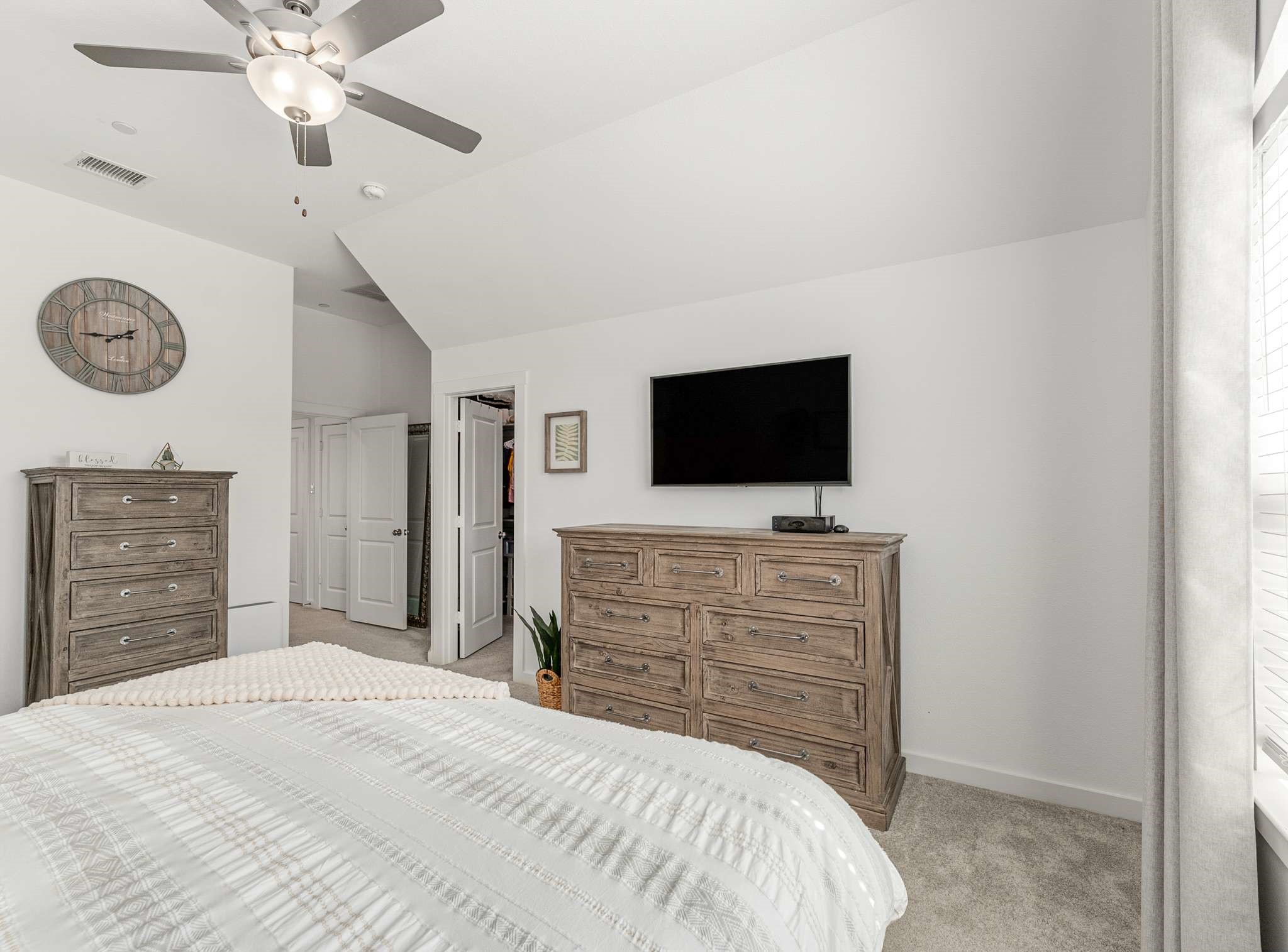 2761 Majesty Drive