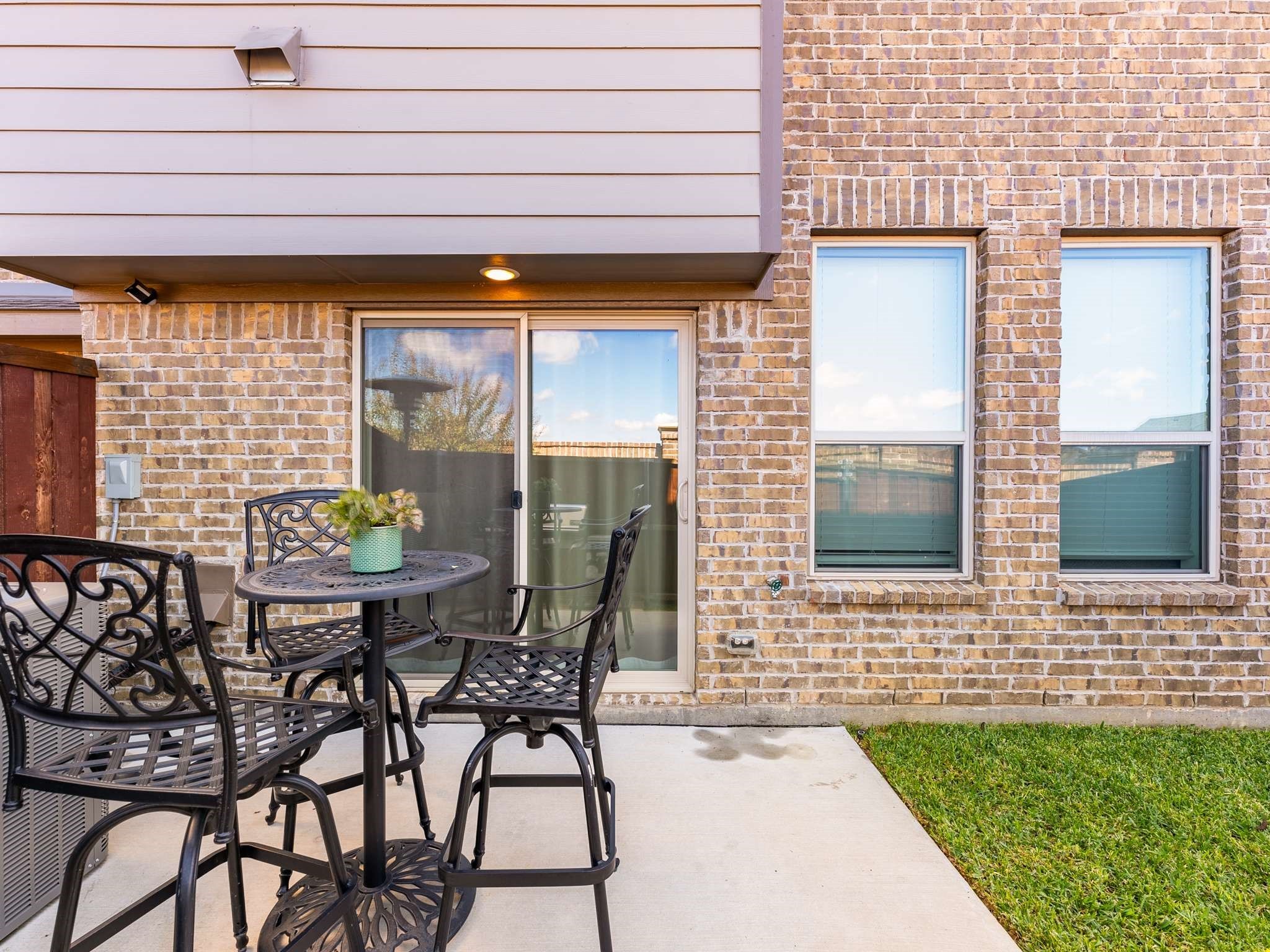2761 Majesty Drive