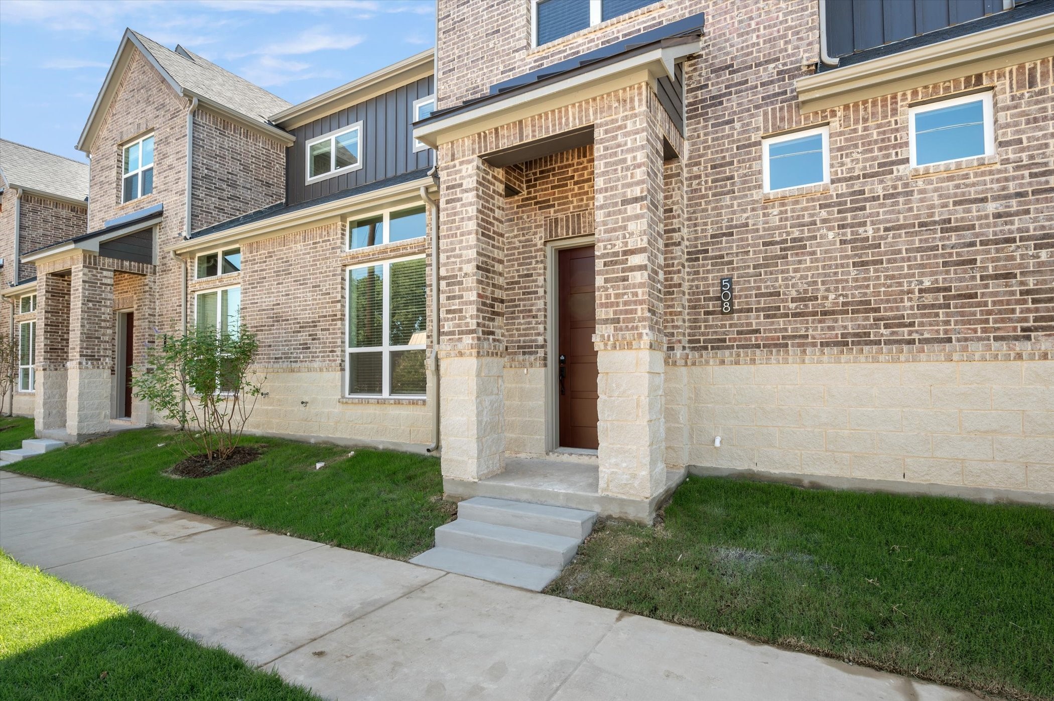 508 E 2nd Street