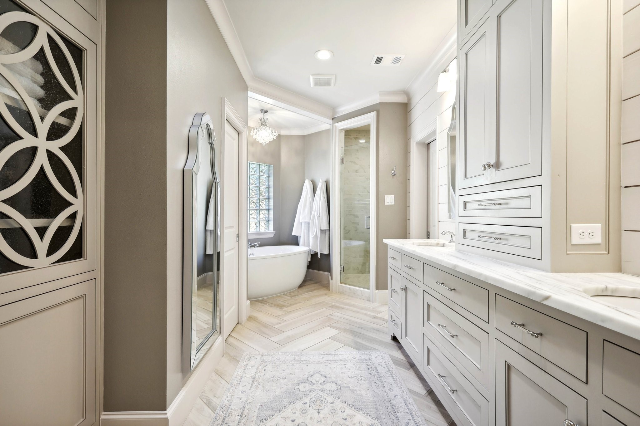 4100 Beacon Hill Court