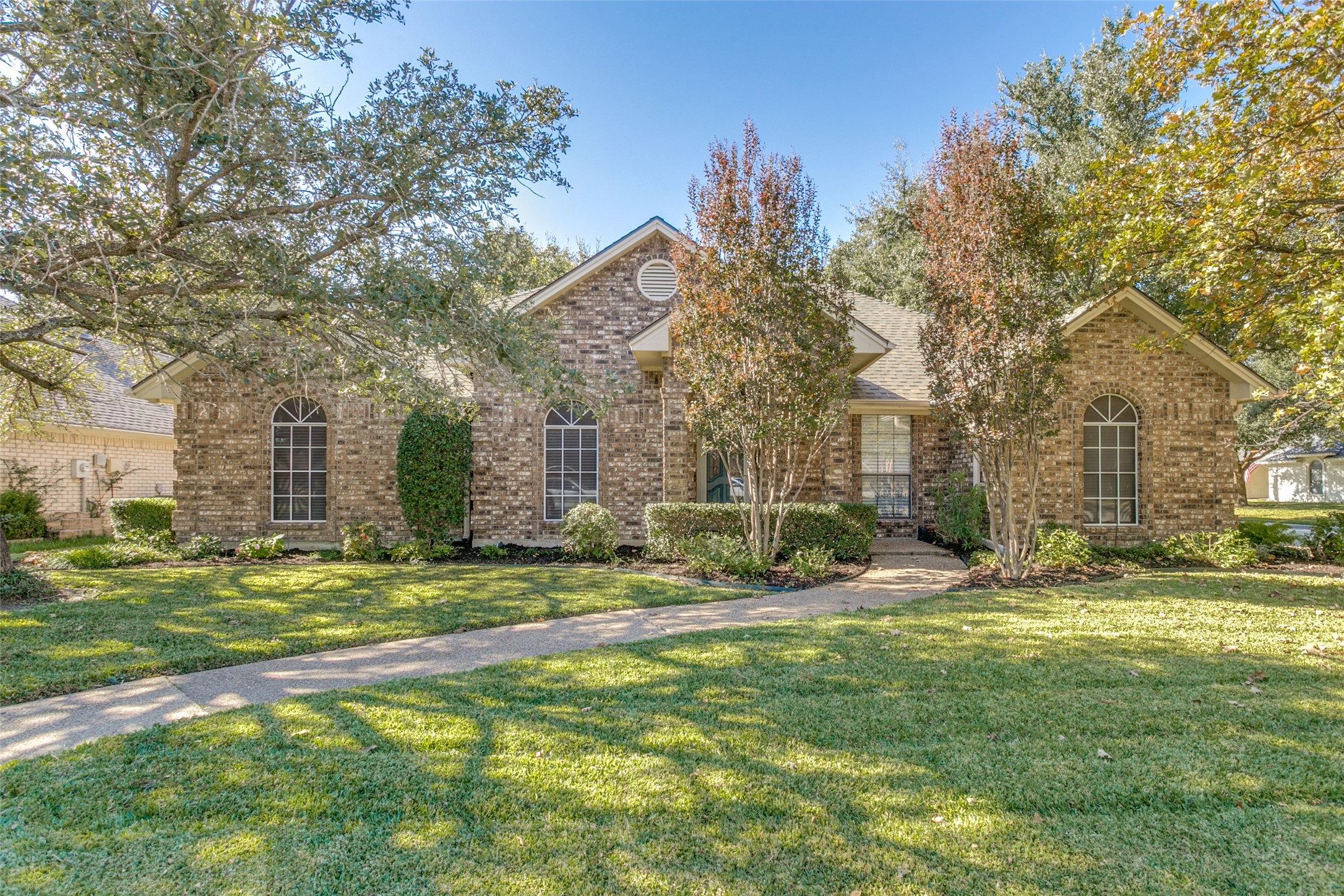 302 Creekside Drive