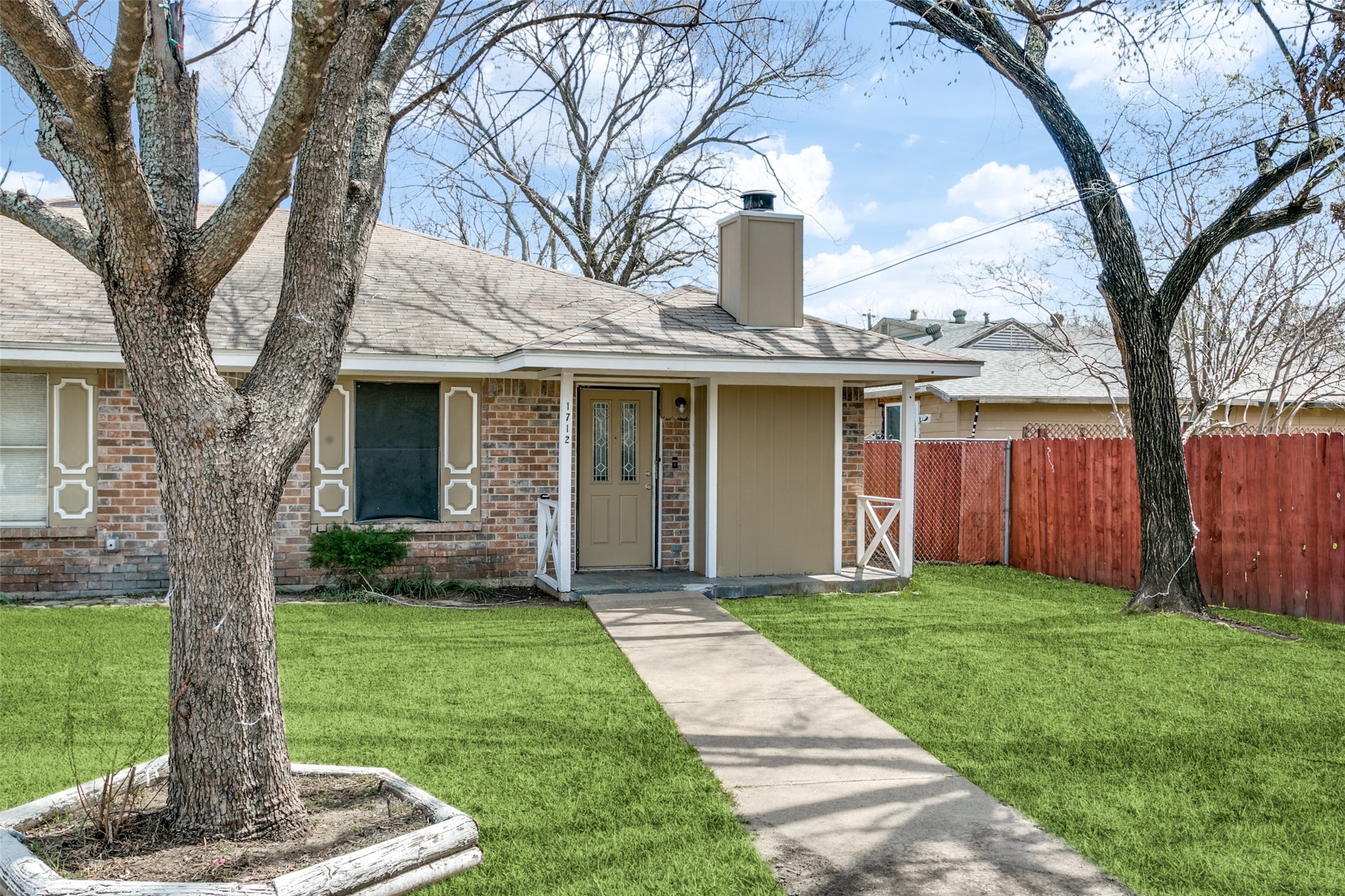 1712 Windsong Lane