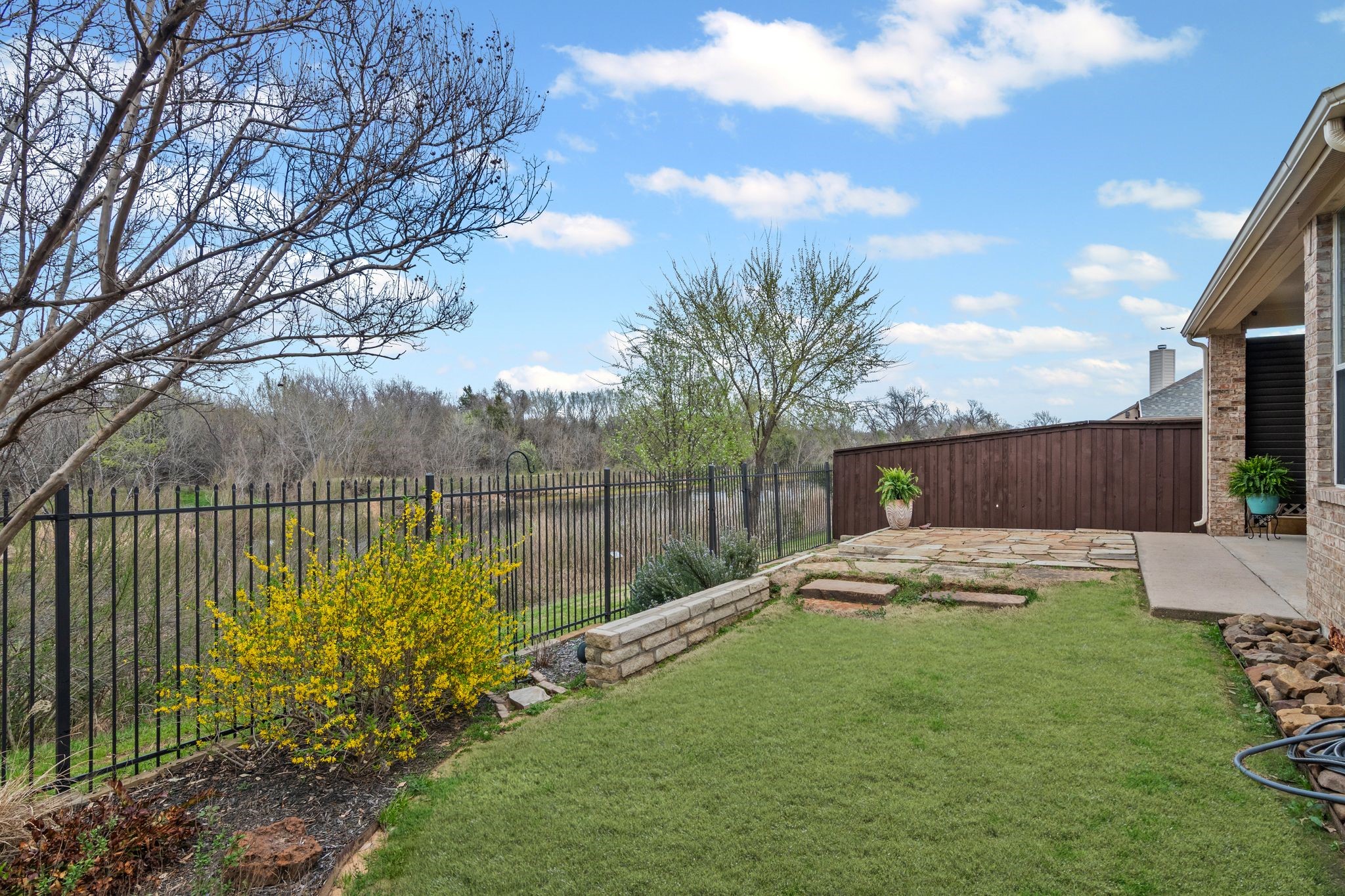 207 Fountainview Drive